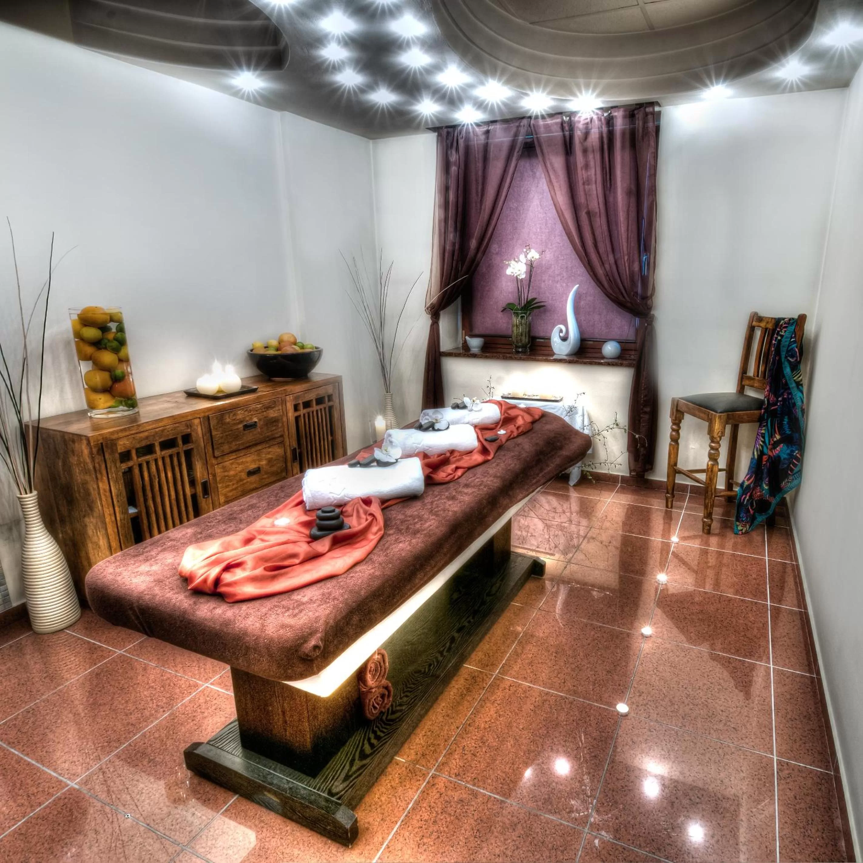 Spa and wellness centre/facilities, Bed in Hotel Belweder