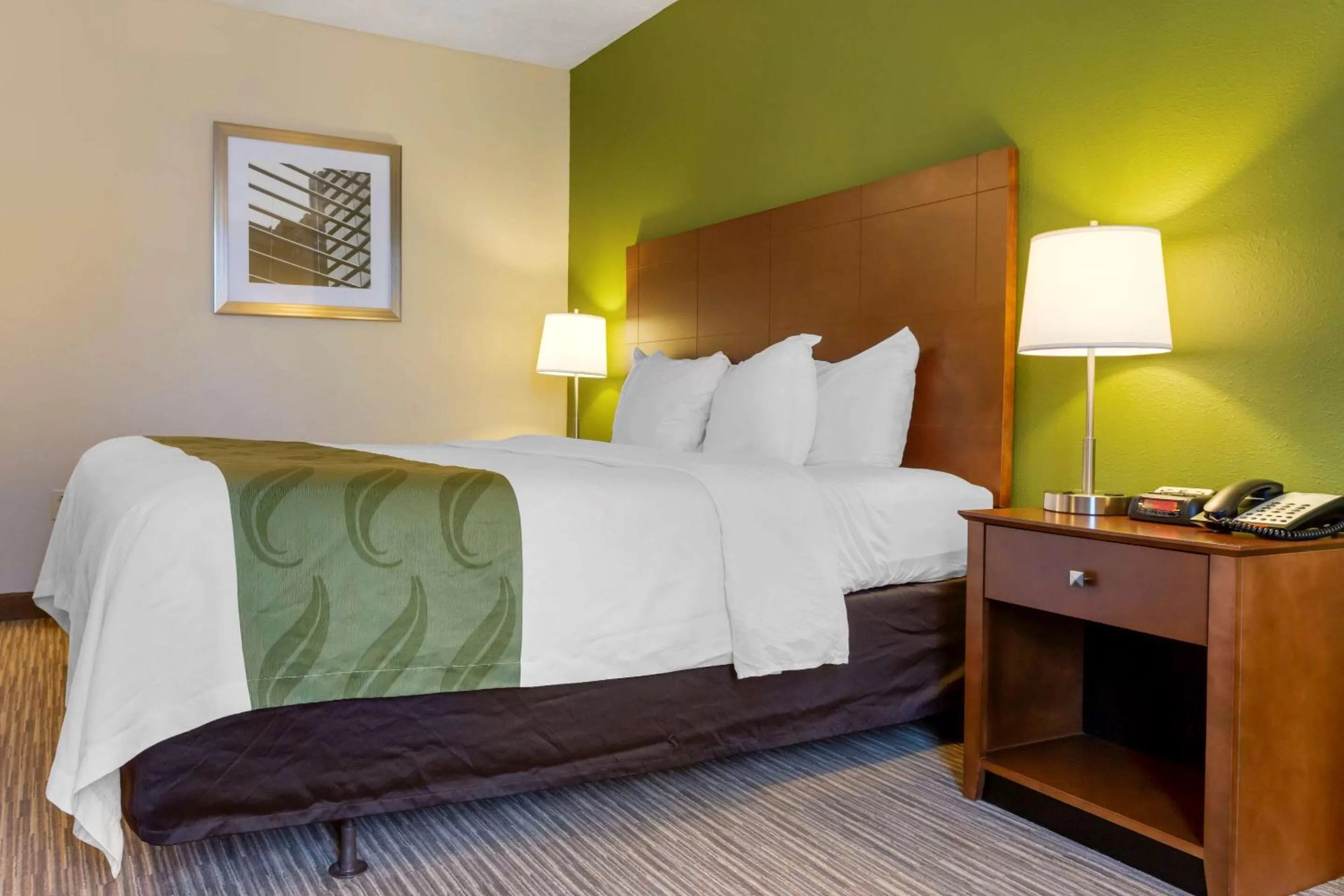 Bedroom, Bed in Quality Inn Harrison North