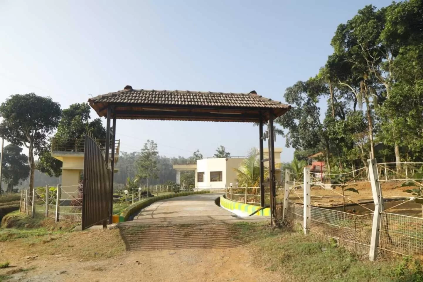 Facade/entrance in CS County Resort