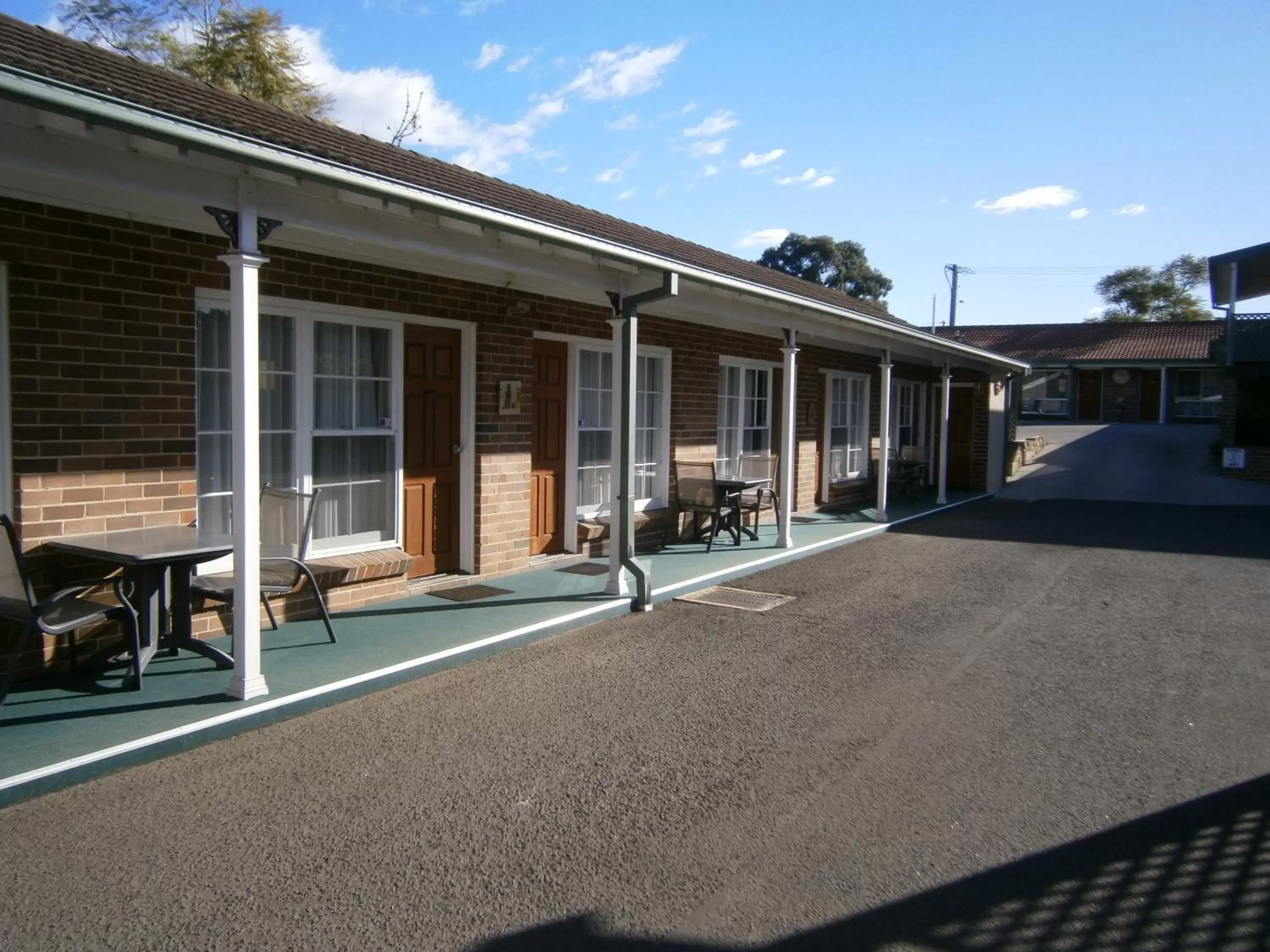 Facade/entrance, Property Building in George Bass Motor Inn