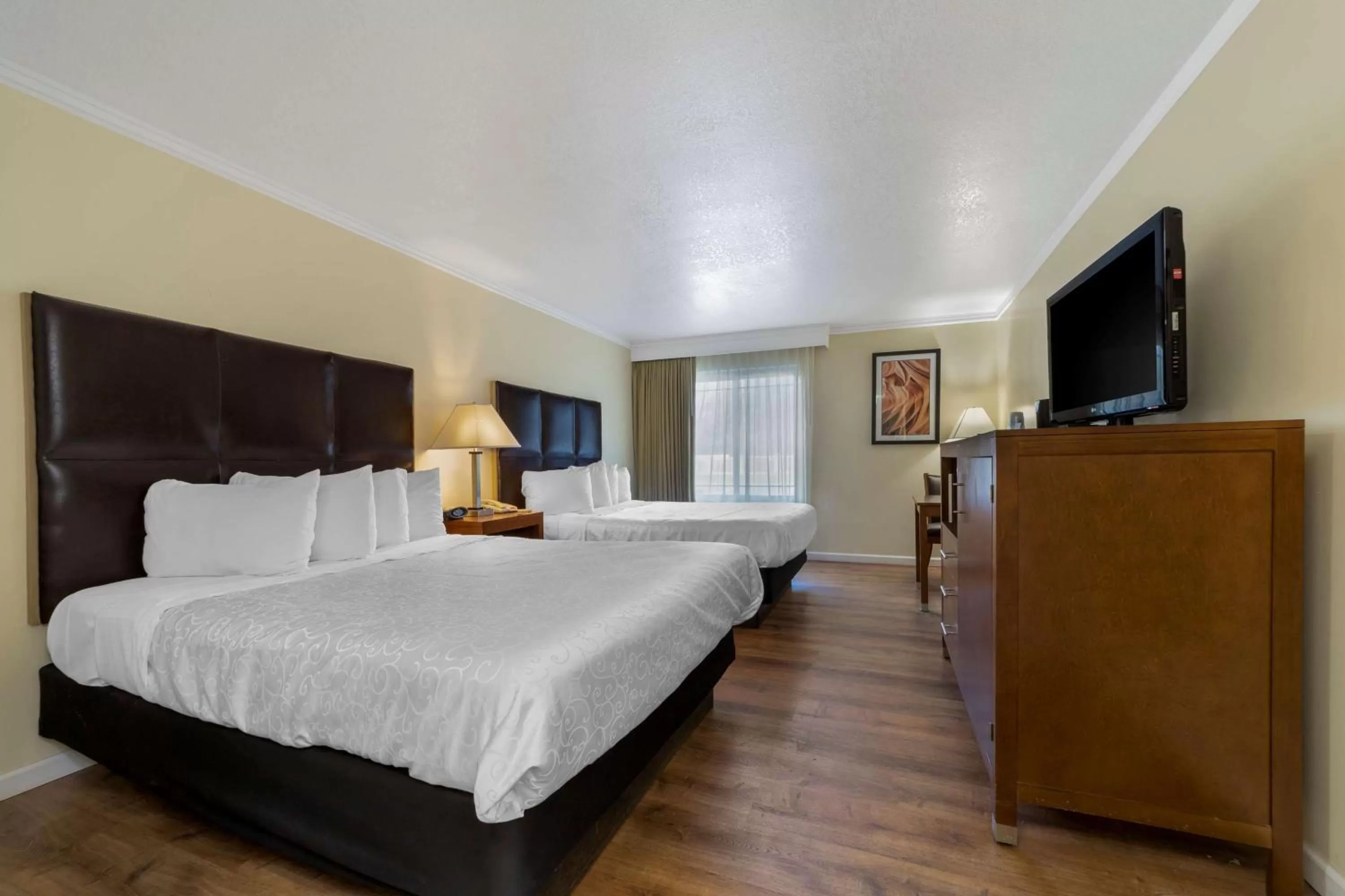 Bedroom, Bed in Best Western Plus Northwoods Inn