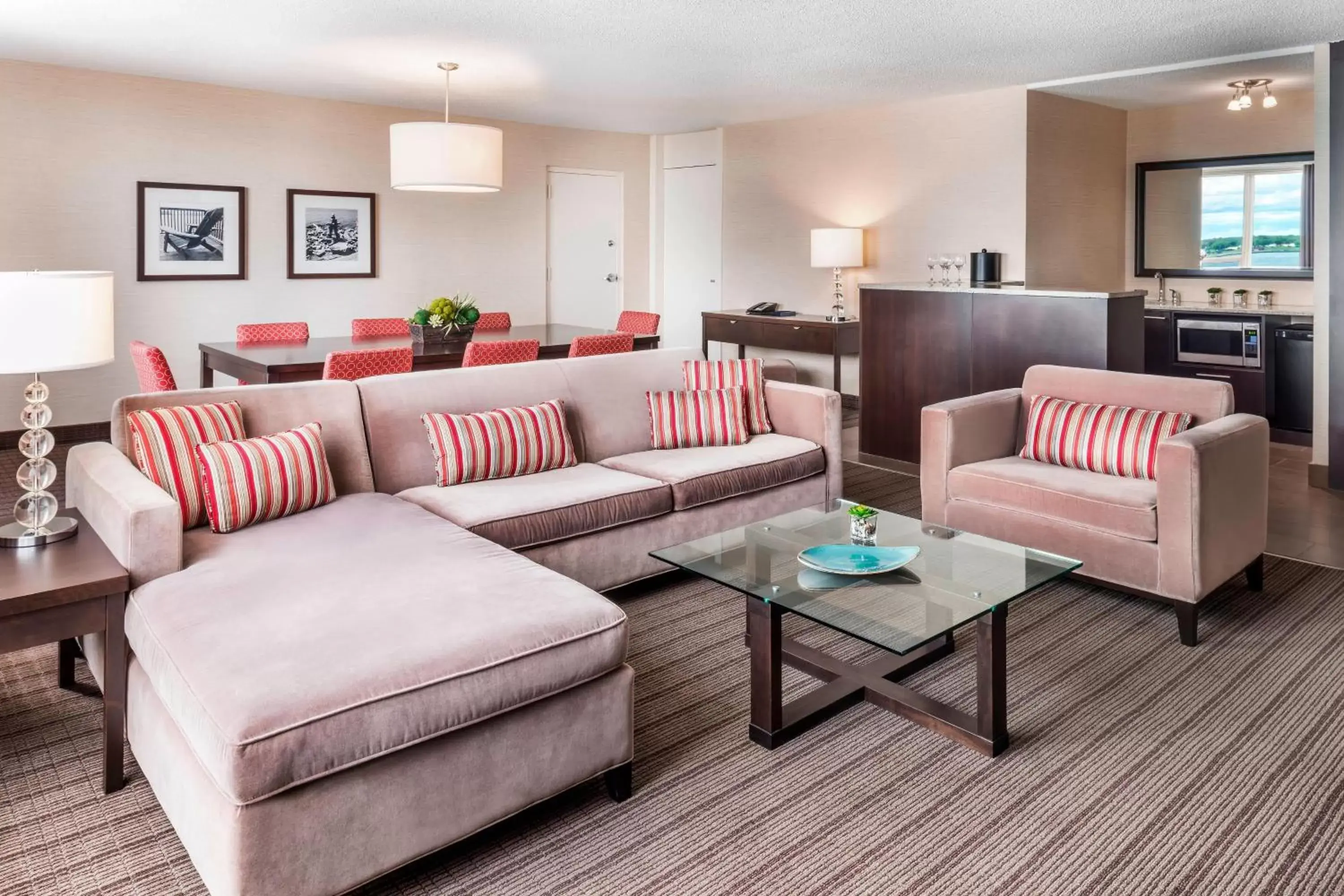 Bedroom, Seating Area in Delta Hotels by Marriott Sault Ste. Marie Waterfront