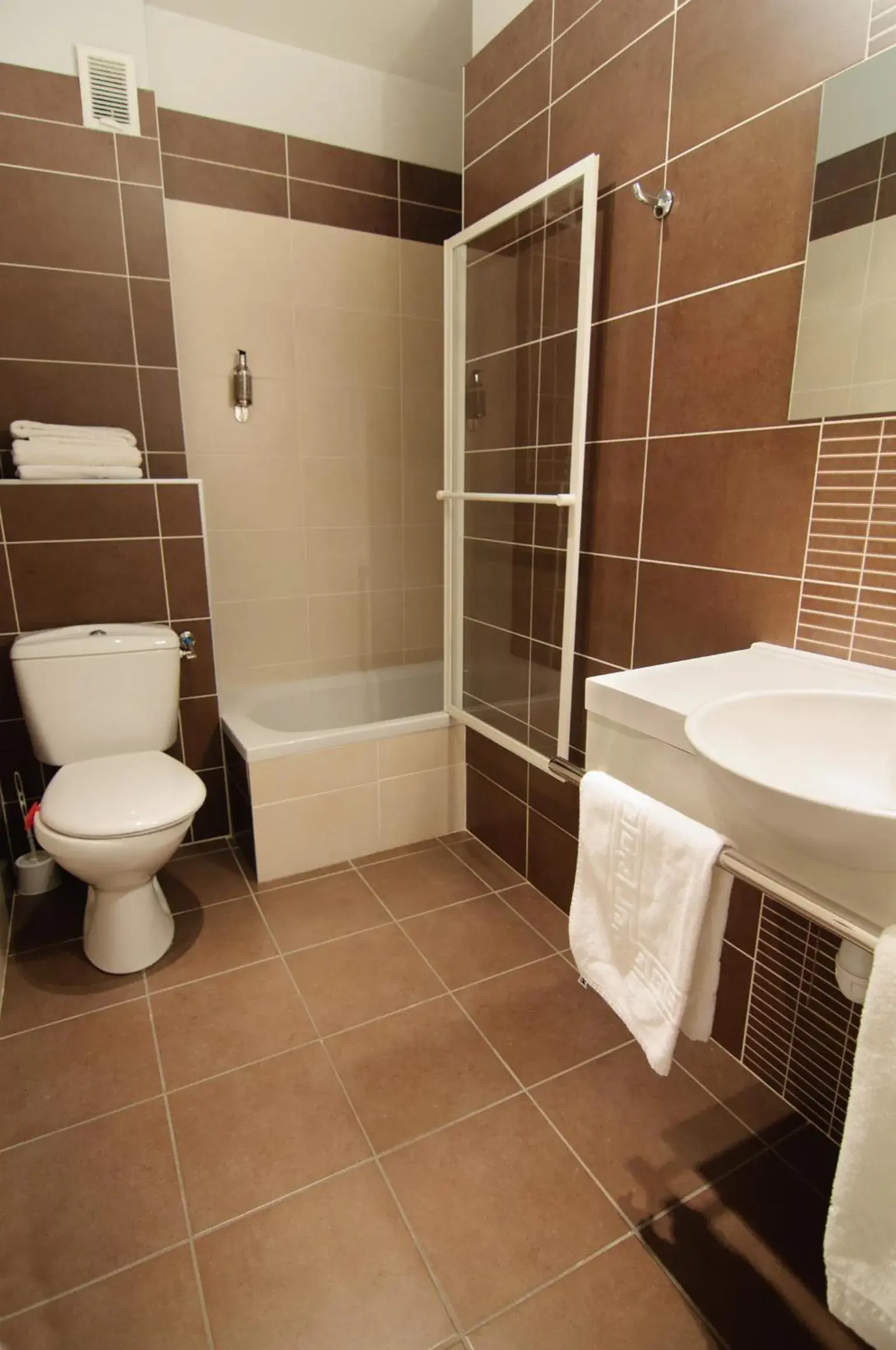 Bathroom in Inter-Hotel Dau-Ly