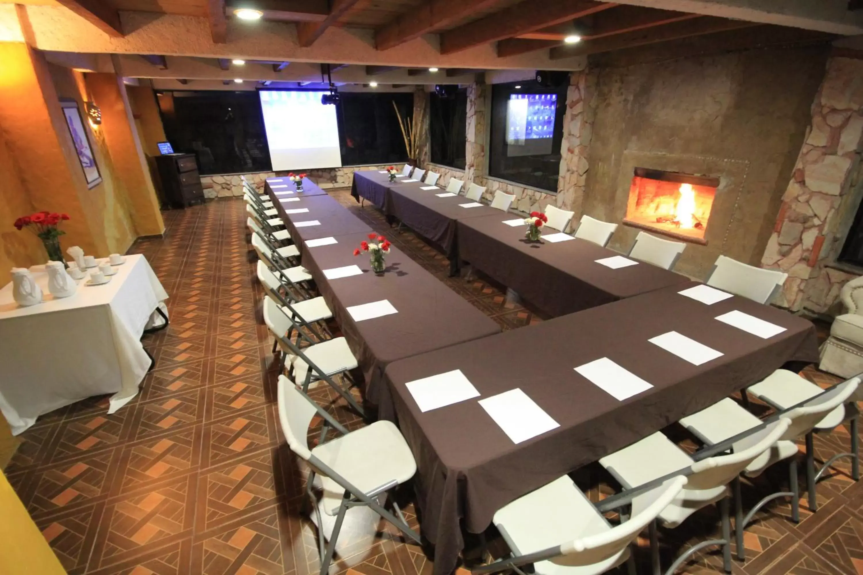 Business facilities in Hotel & Cava La Parroquia