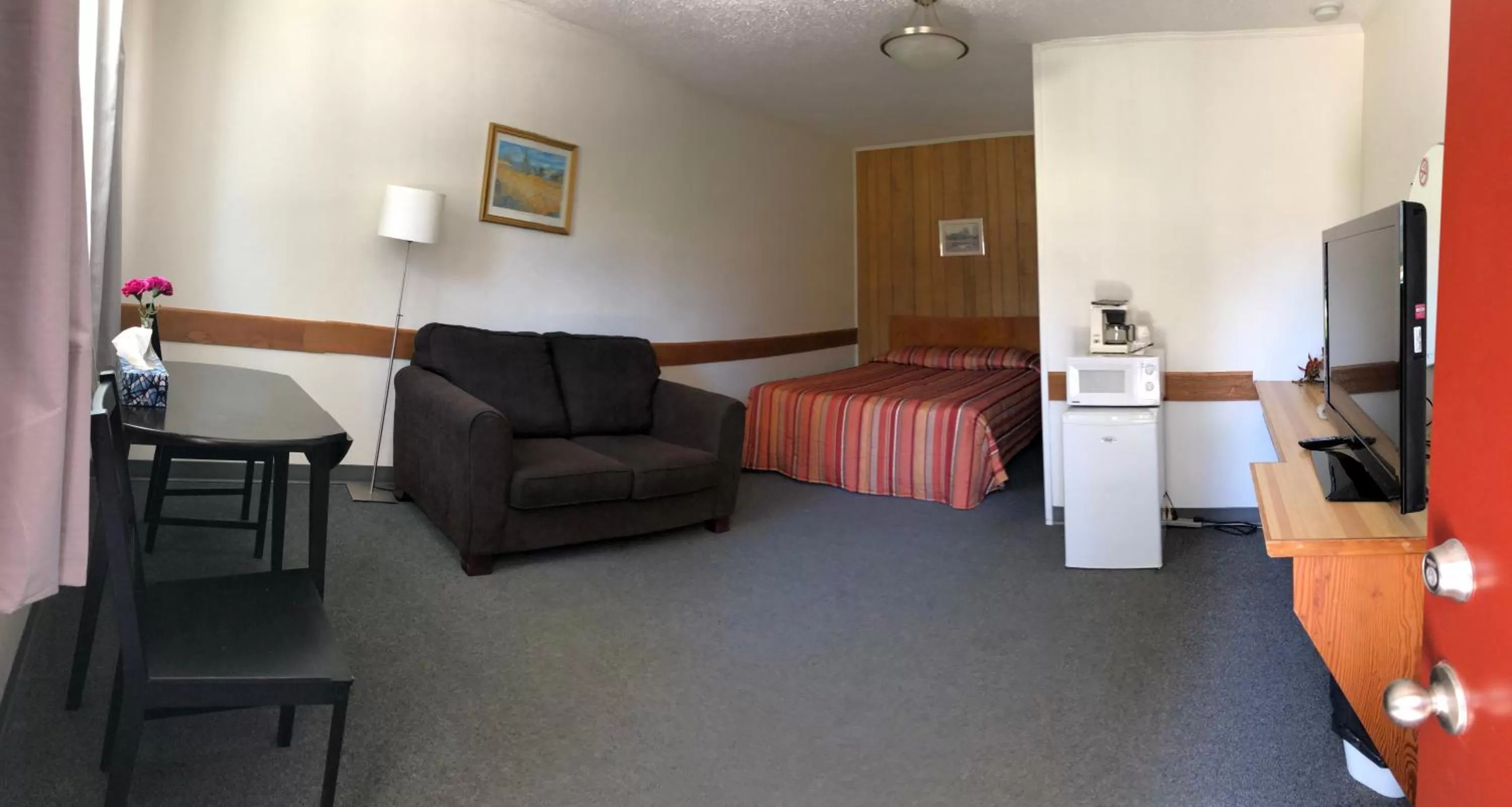 Seating Area in Yellow Quill Motel