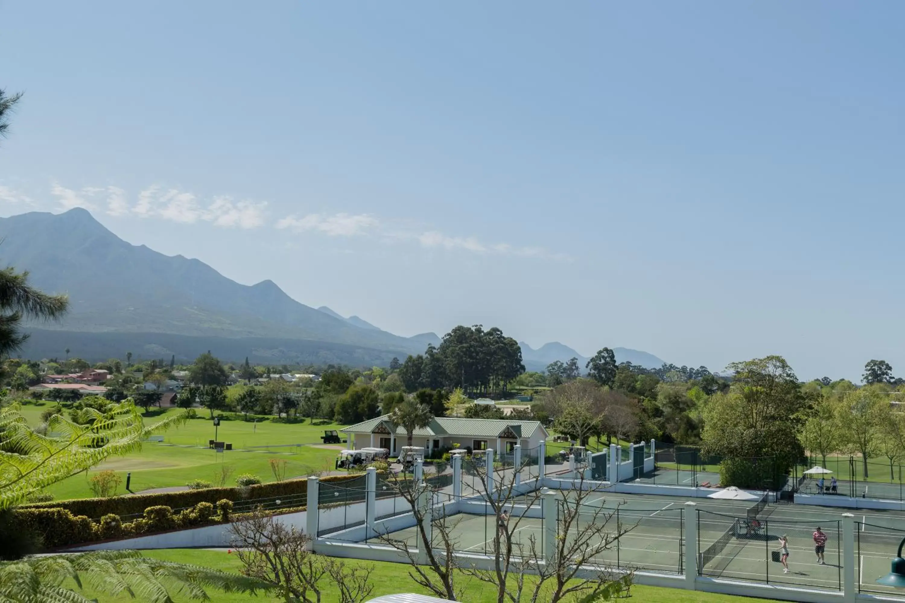 Area and facilities in Fancourt Hotel