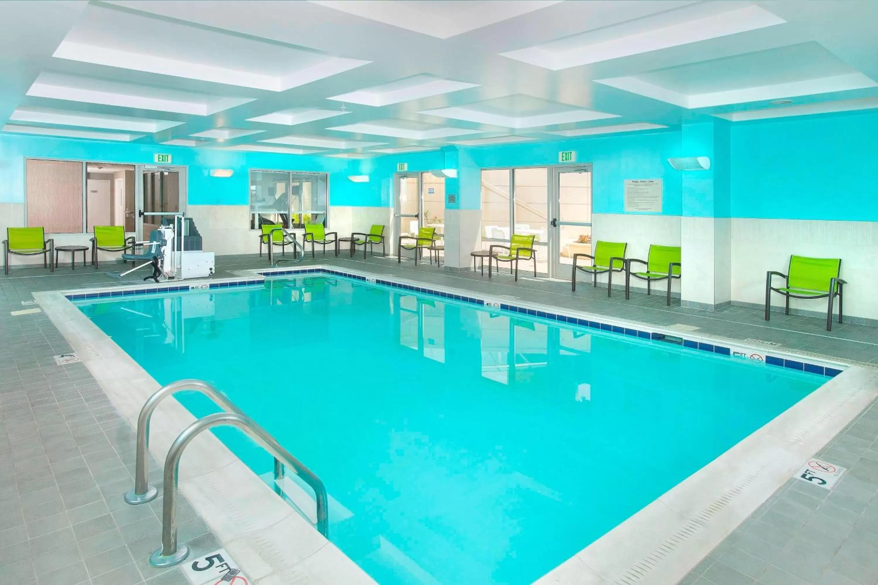 Swimming pool in SpringHill Suites Fairfax Fair Oaks
