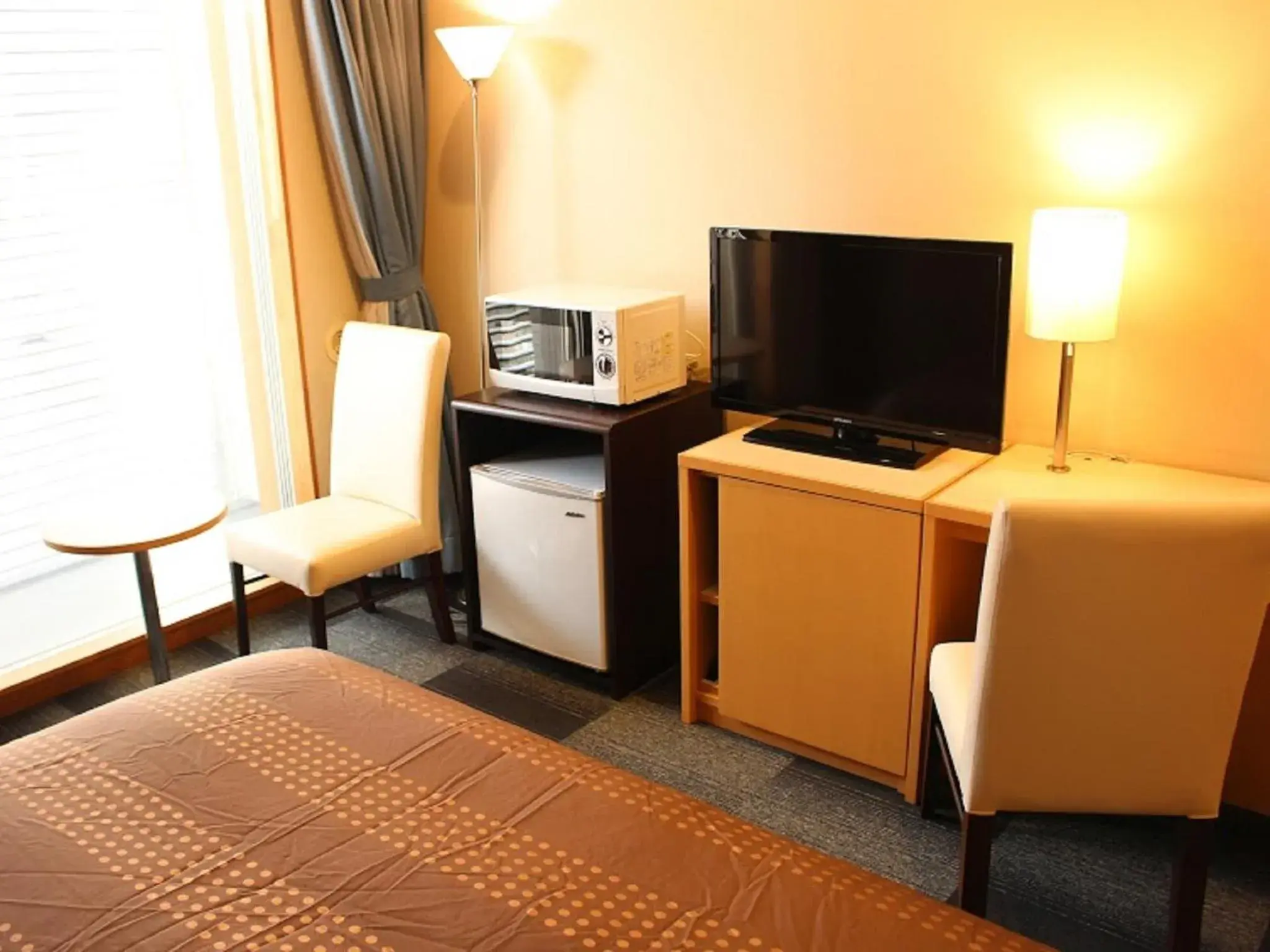 Photo of the whole room, TV/Entertainment Center in Hotel Livemax BUDGET Chibamihama