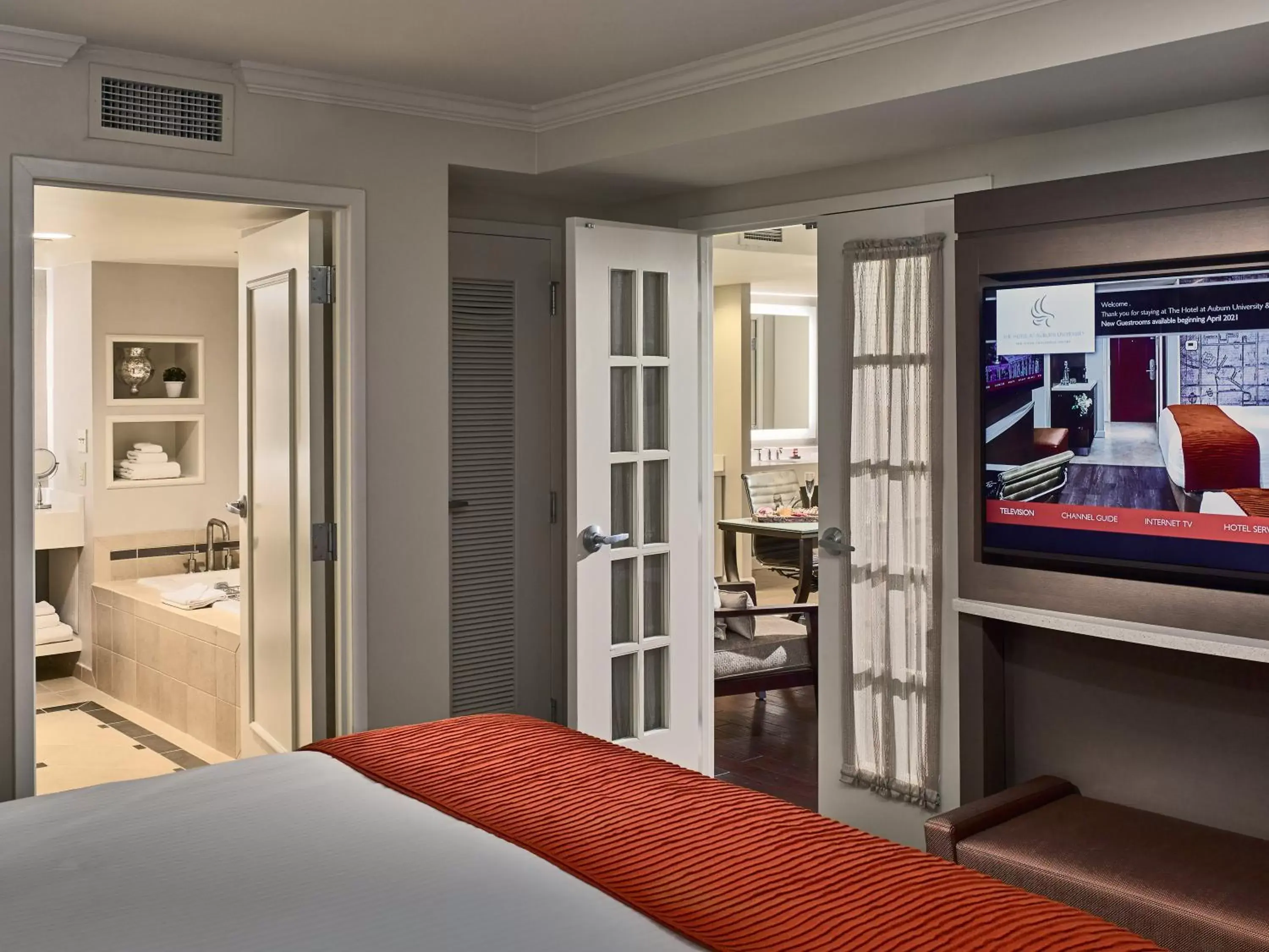 Bed in The Hotel at Auburn University Bed in The Hotel at Auburn University