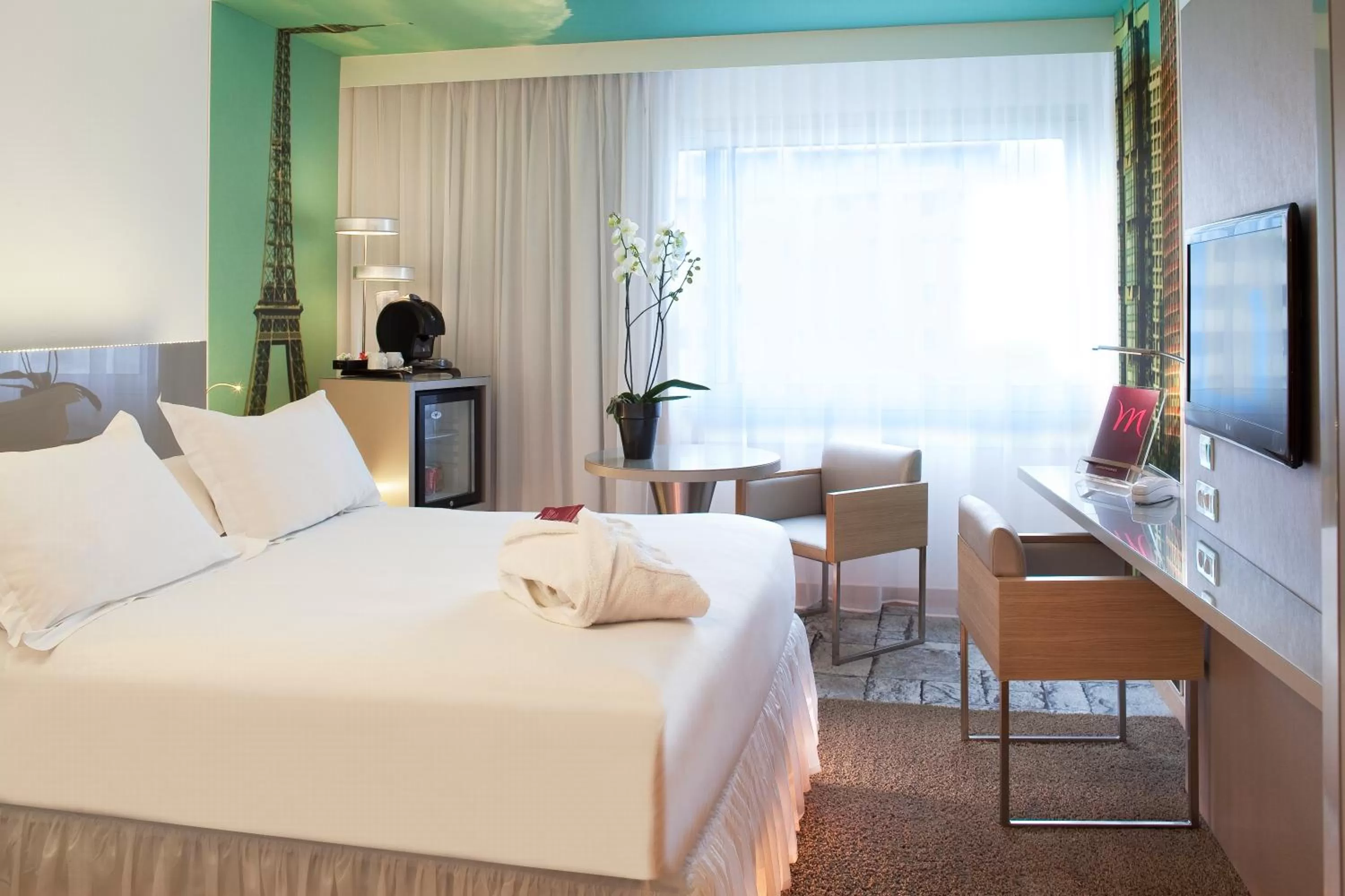 Photo of the whole room, Bed in Mercure Paris Vaugirard Porte De Versailles