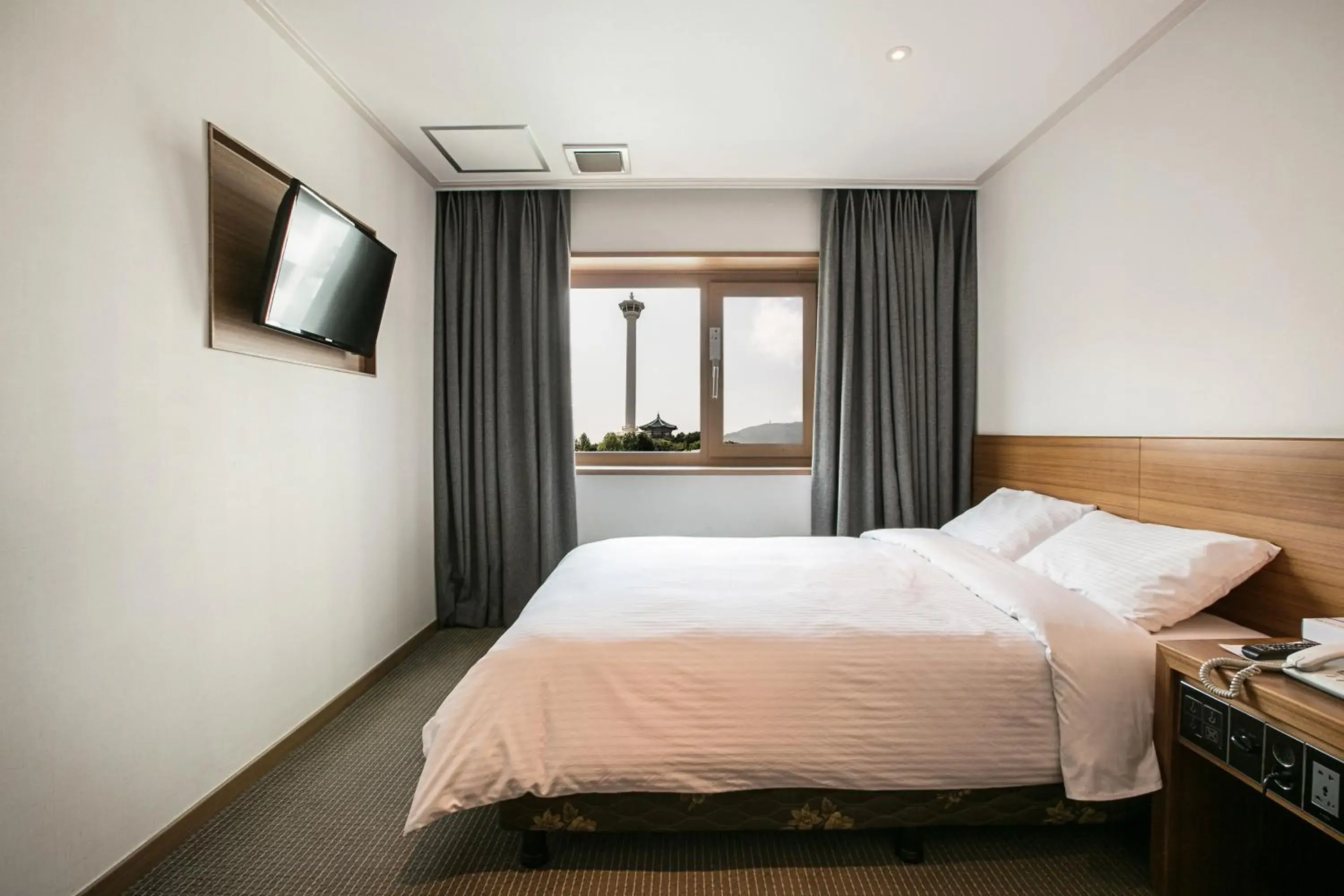 Bedroom, Bed in Busan Tourist Hotel Bedroom, Bed in Busan Tourist Hotel