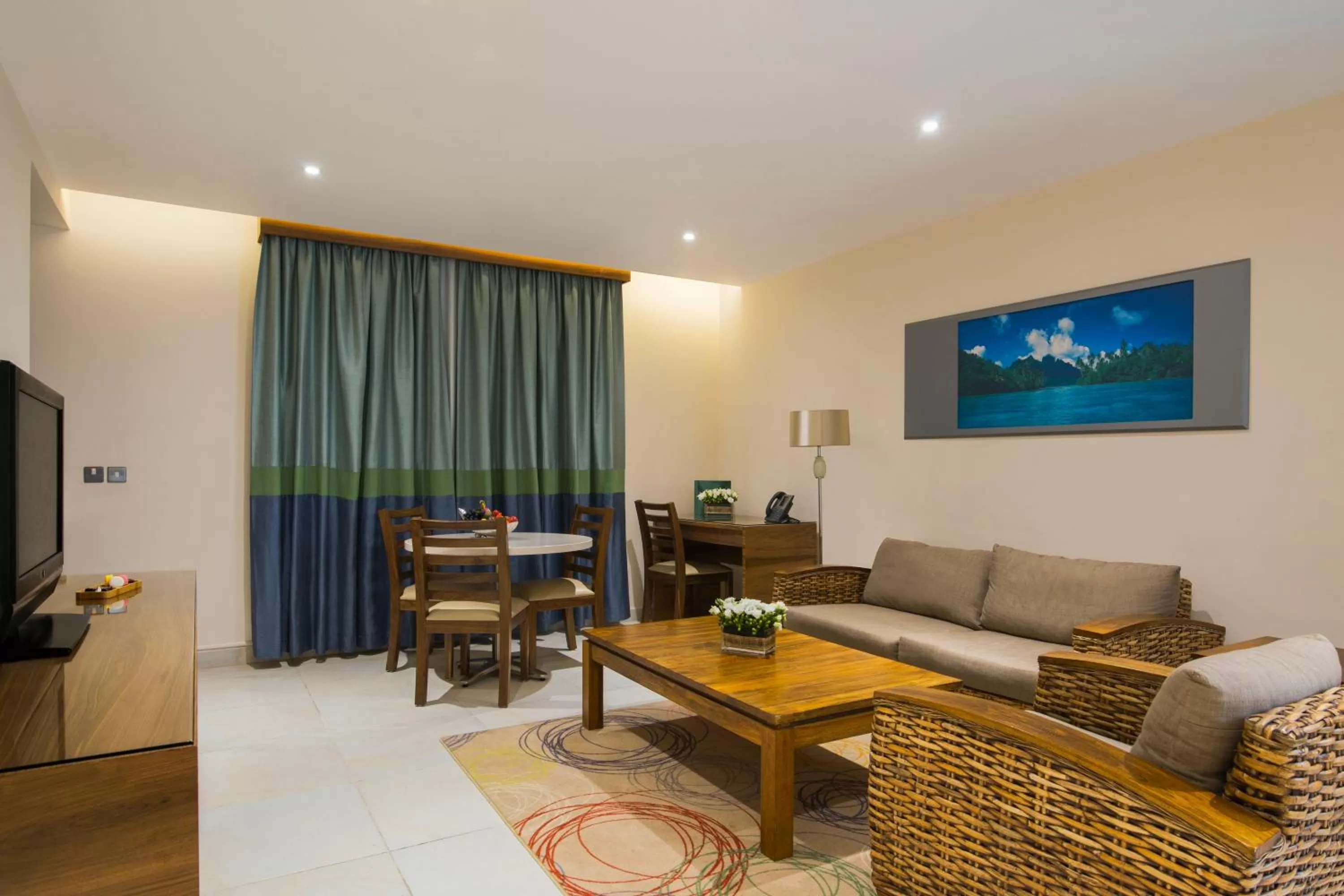 Living room, Seating Area in The Palms Beach Hotel & Spa