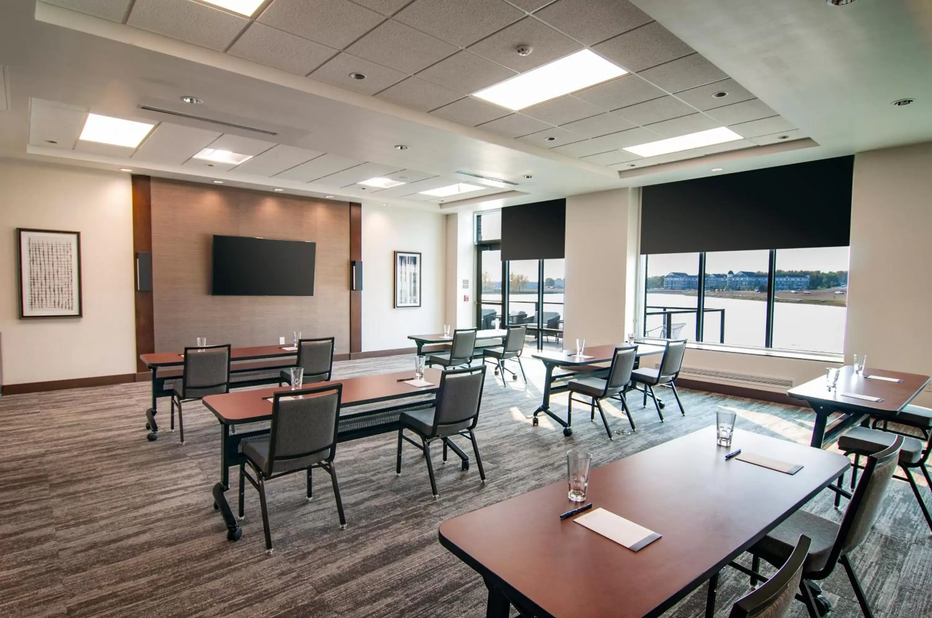 Restaurant/Places to Eat in Hyatt Place Sioux Falls South