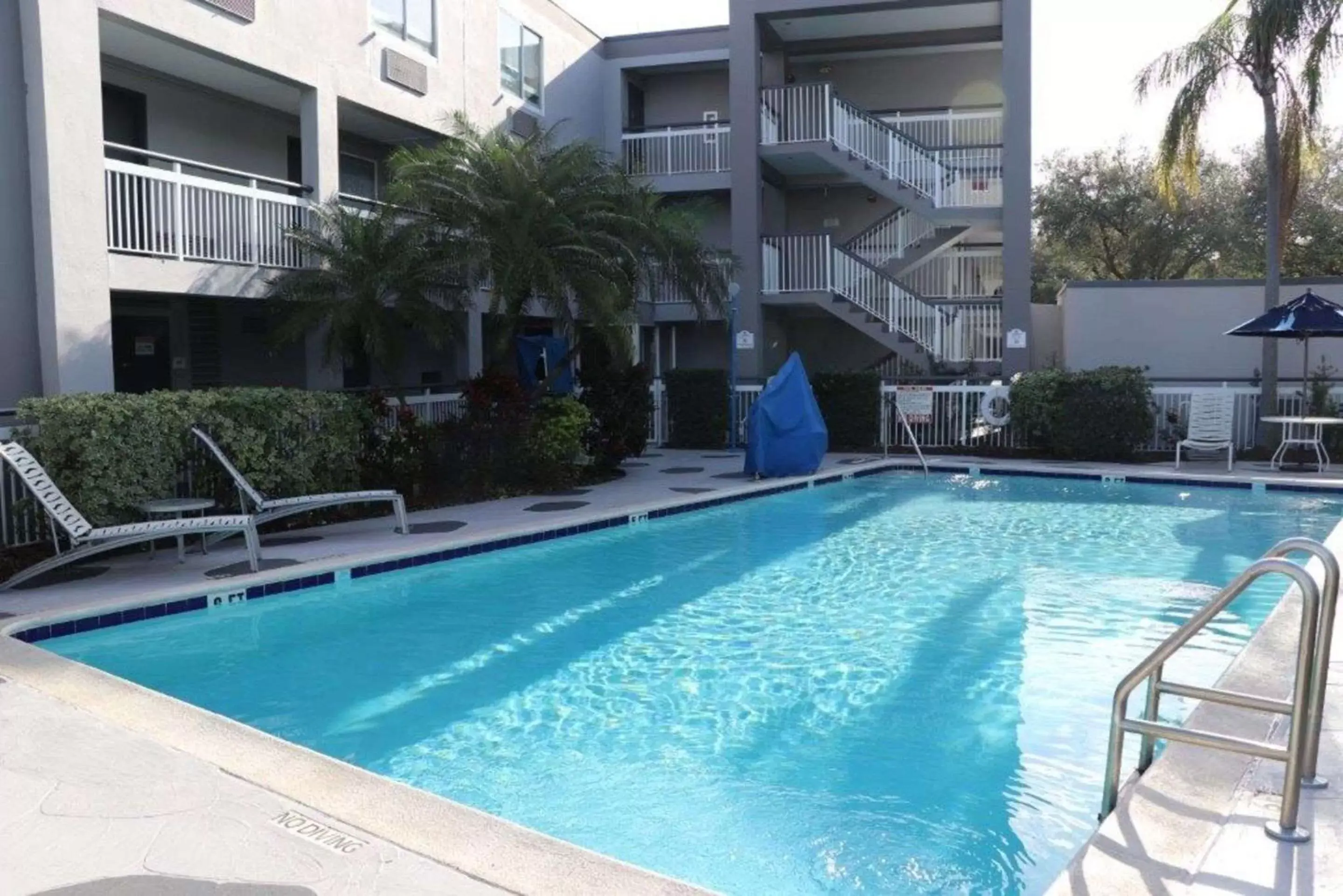 On site, Swimming Pool in Quality Inn Miami Airport - Doral
