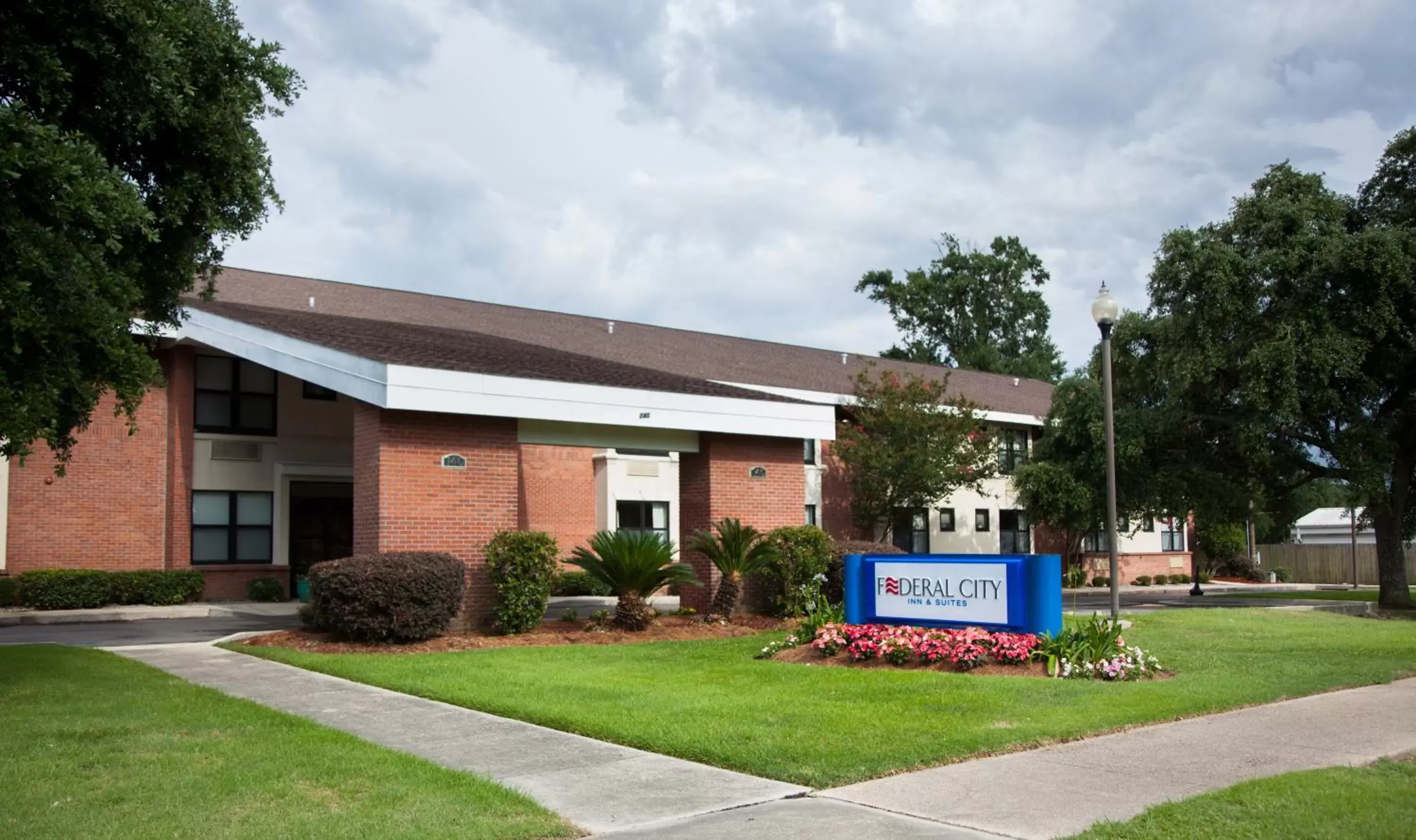 Facade/entrance, Property Building in Federal City Inn & Suites