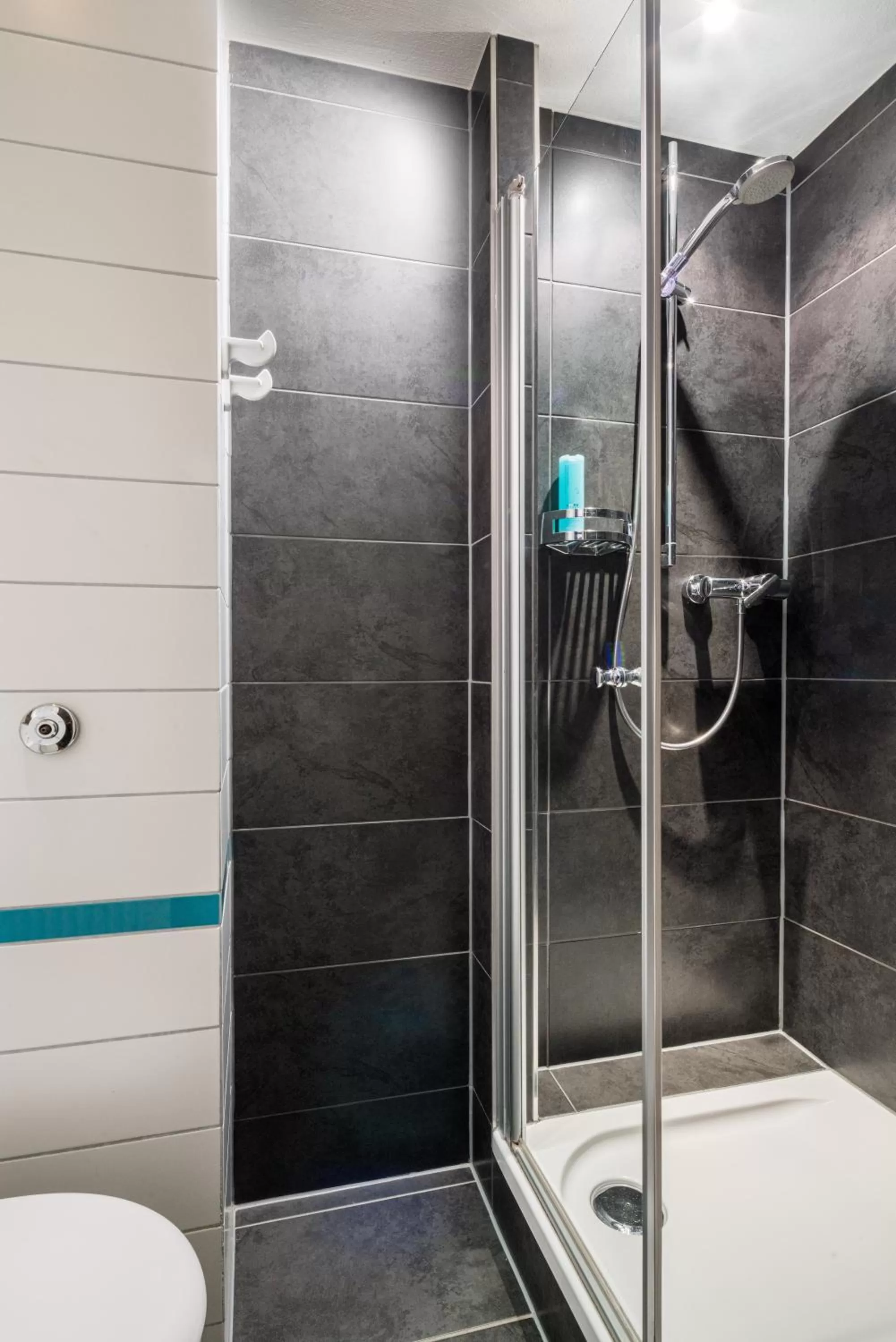 Shower in Hotel Barleben am See