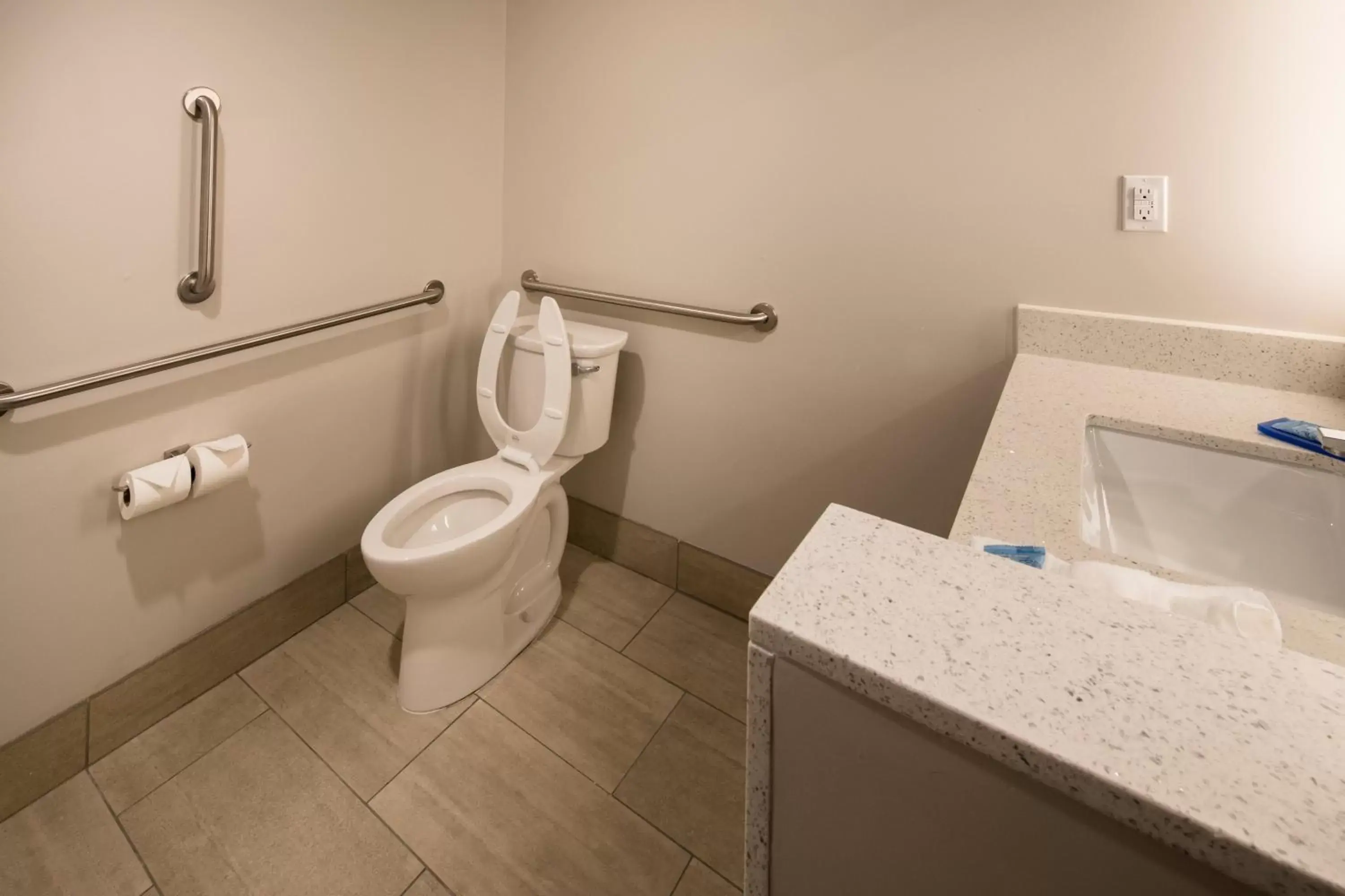 Photo of the whole room, Bathroom in Holiday Inn Express - North Augusta South Carolina, an IHG Hotel