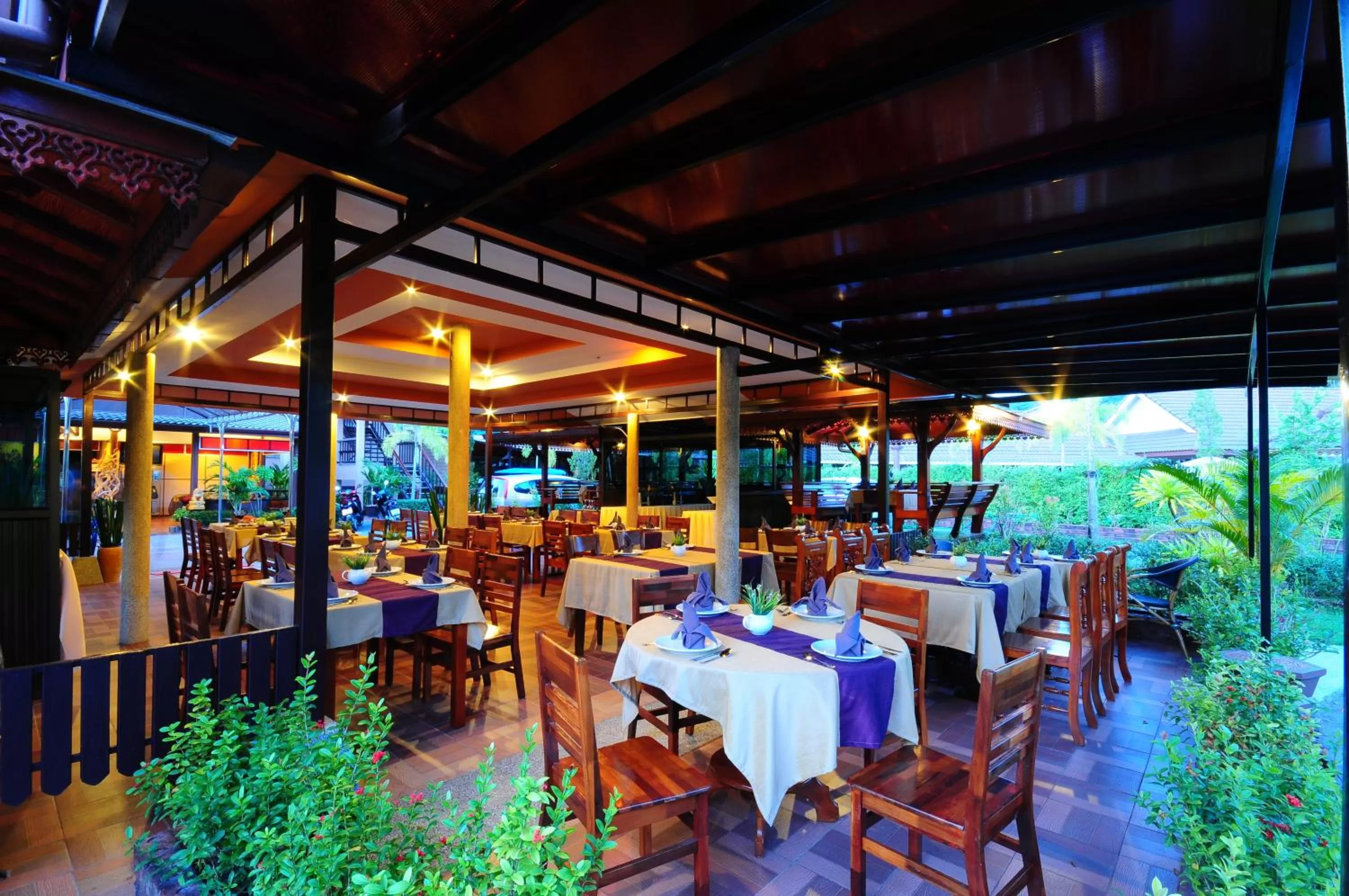 Restaurant/places to eat in Maleedee Bay Resort
