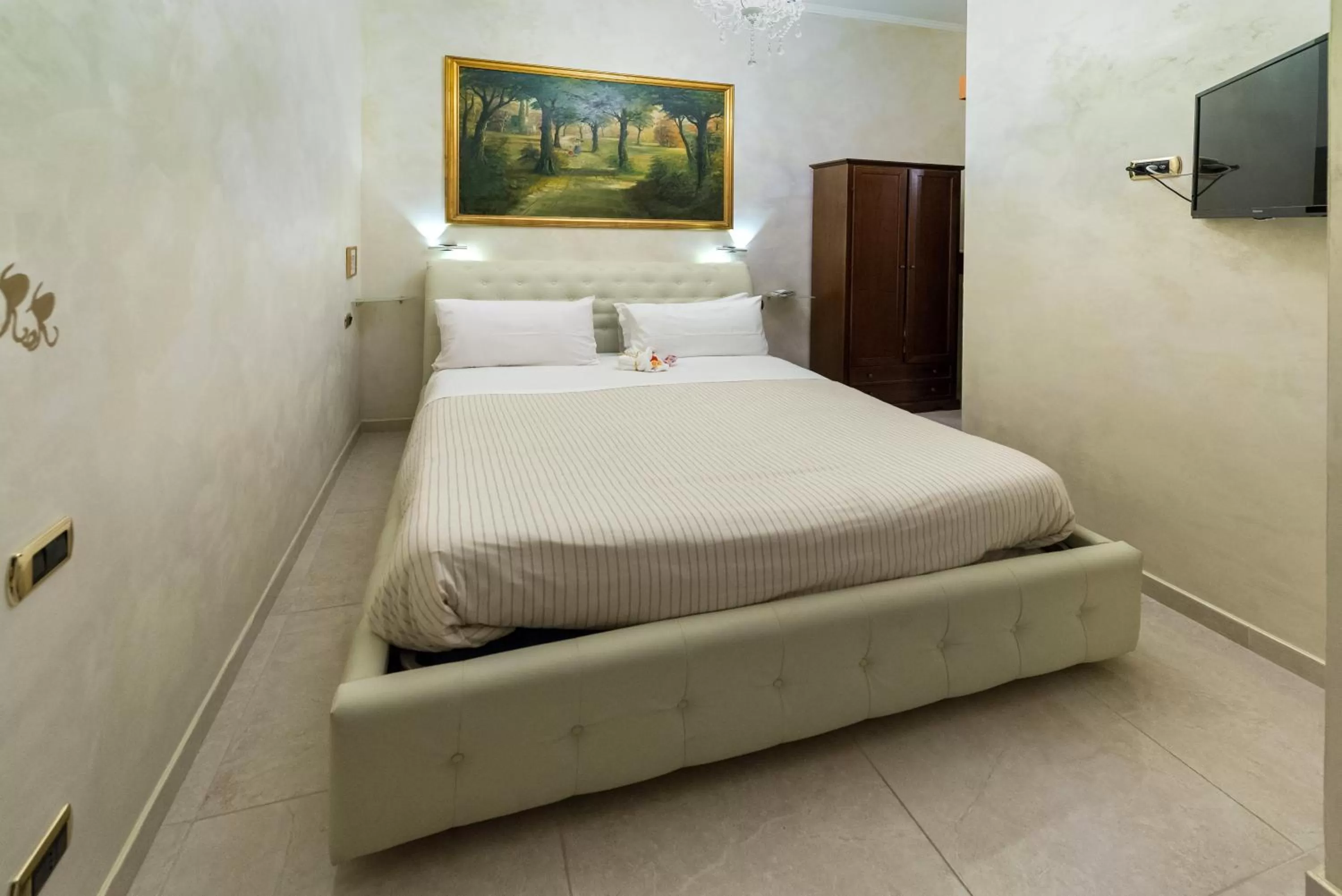 Bedroom, Bed in B&B Roma Royal Residence