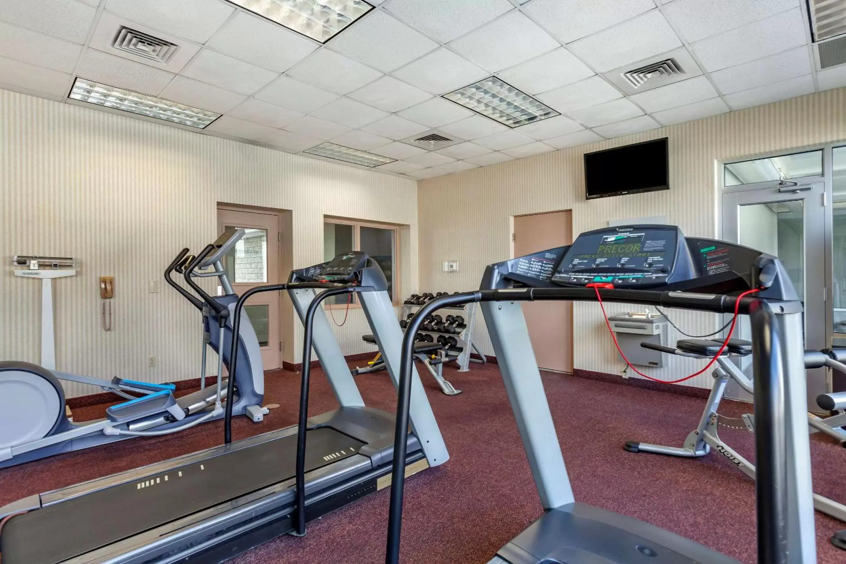 Fitness centre/facilities, Fitness Center/Facilities in Clarion Inn Ontario