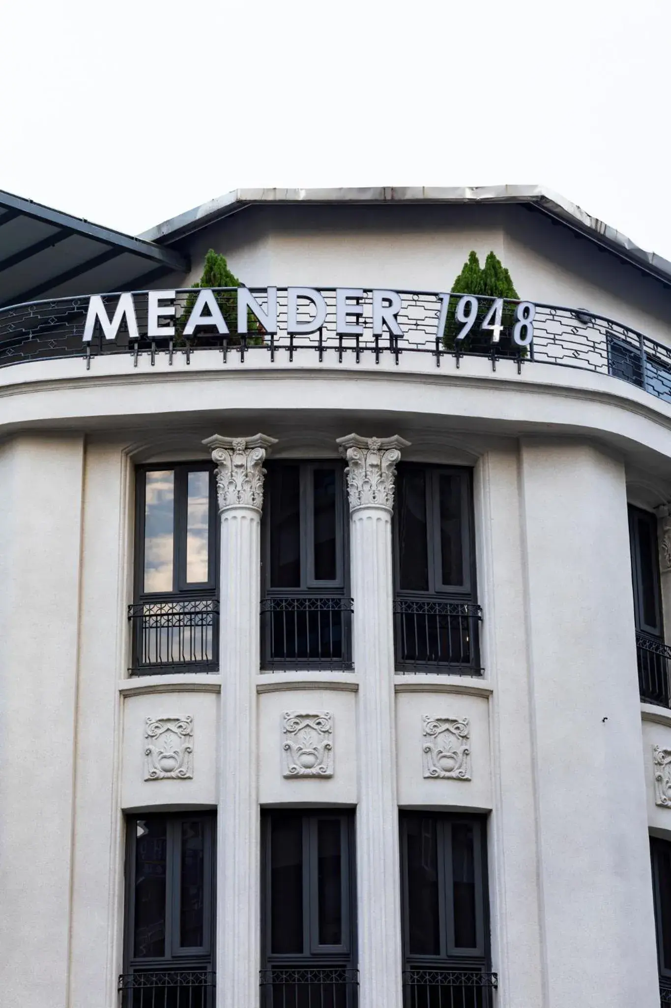 Property Building in Quarantine Hotel - Meander 1948 Hostel - Taipei Main Station