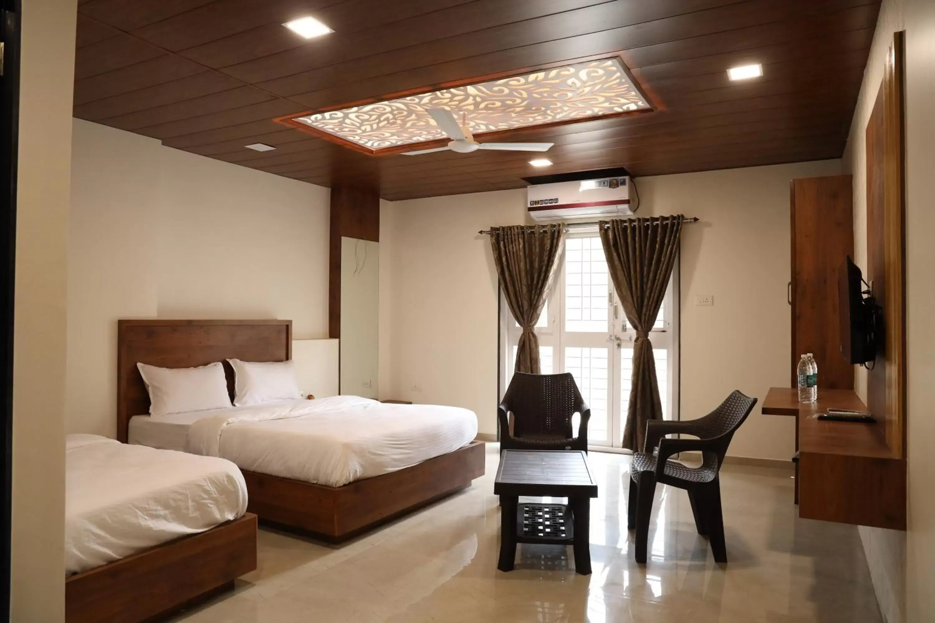 Family Non AC Room in Mahalaxmi Executive Family Non AC Room in Mahalaxmi Executive