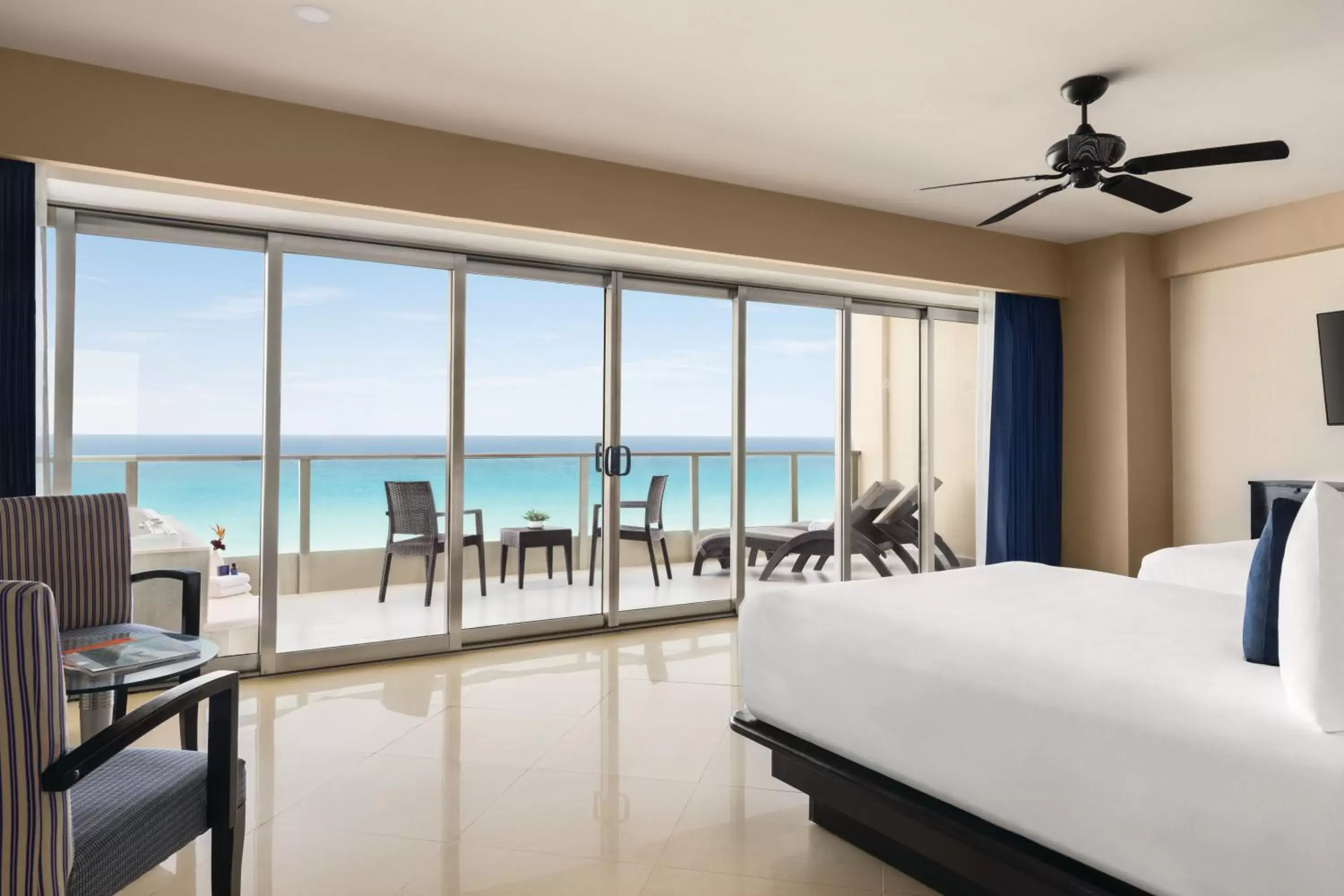 Photo of the whole room, Sea View in Seadust Cancun Family Resort - All Inclusive