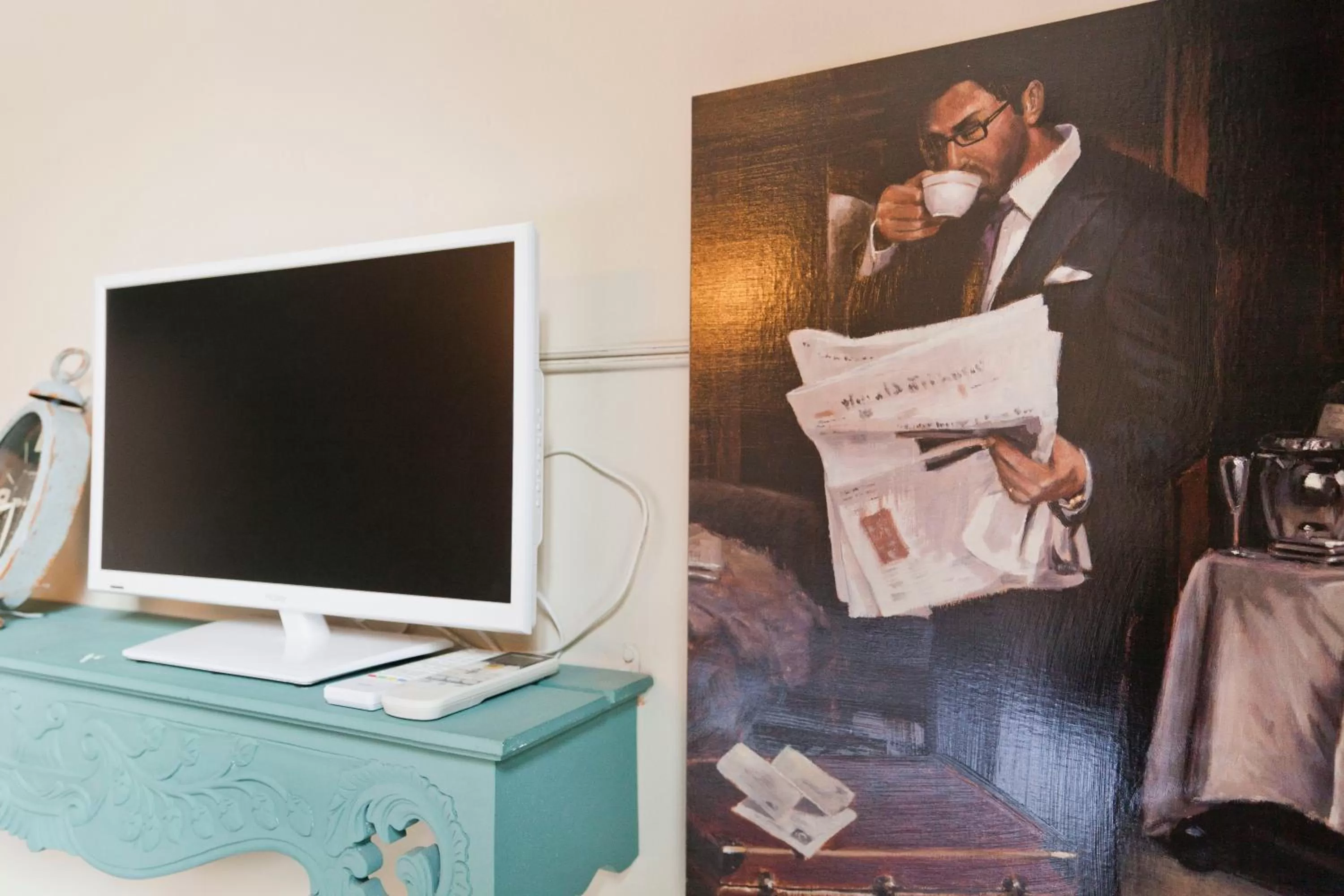 TV and multimedia in Hotel Diamonds and Pearls