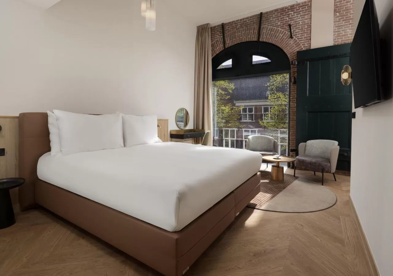 Photo of the whole room, Bed in Hotel Arsenaal Delft