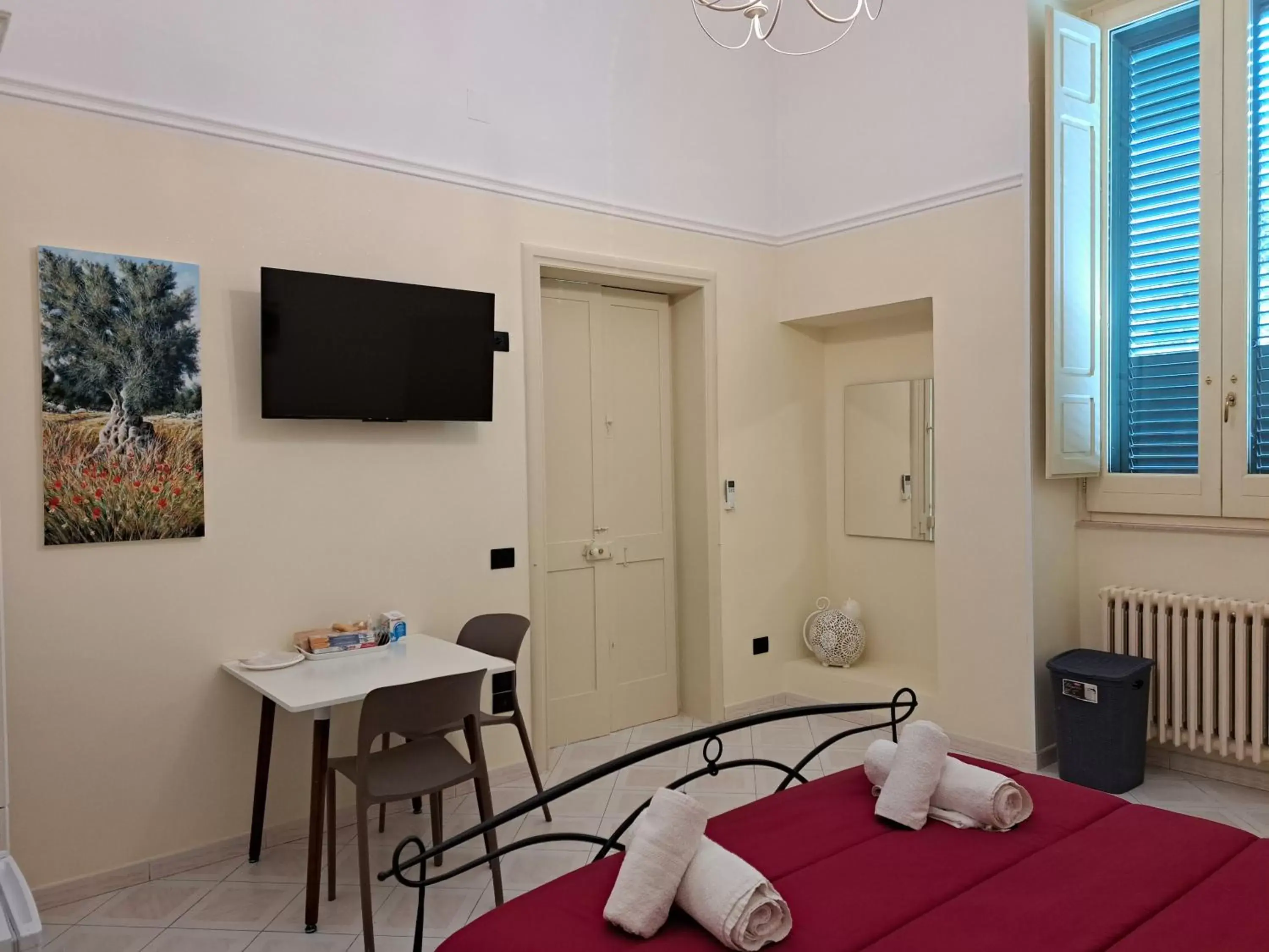 Bed, TV/Entertainment Center in iLCastellano - Suites & Apartments