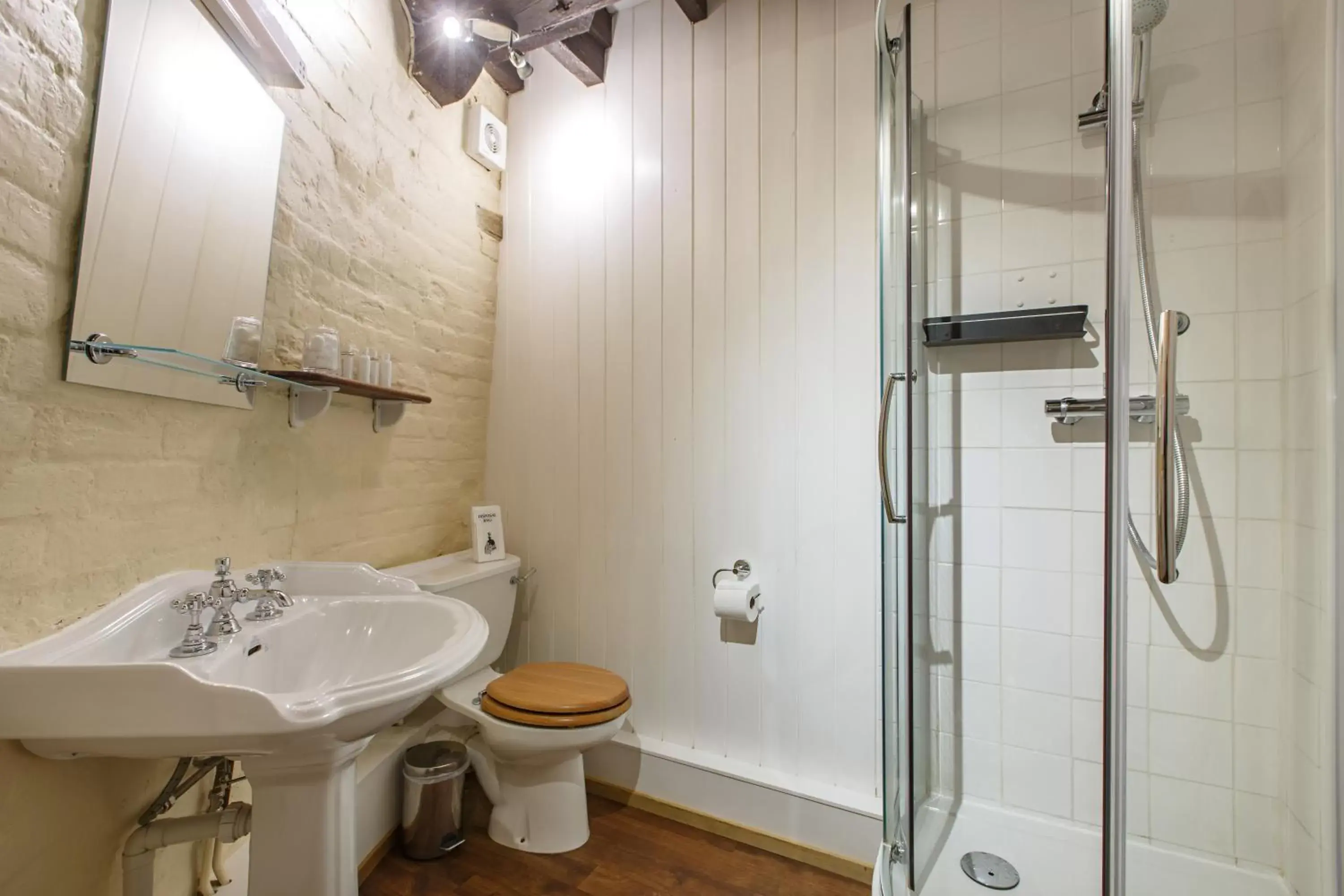 Bedroom, Bathroom in Cley Windmill