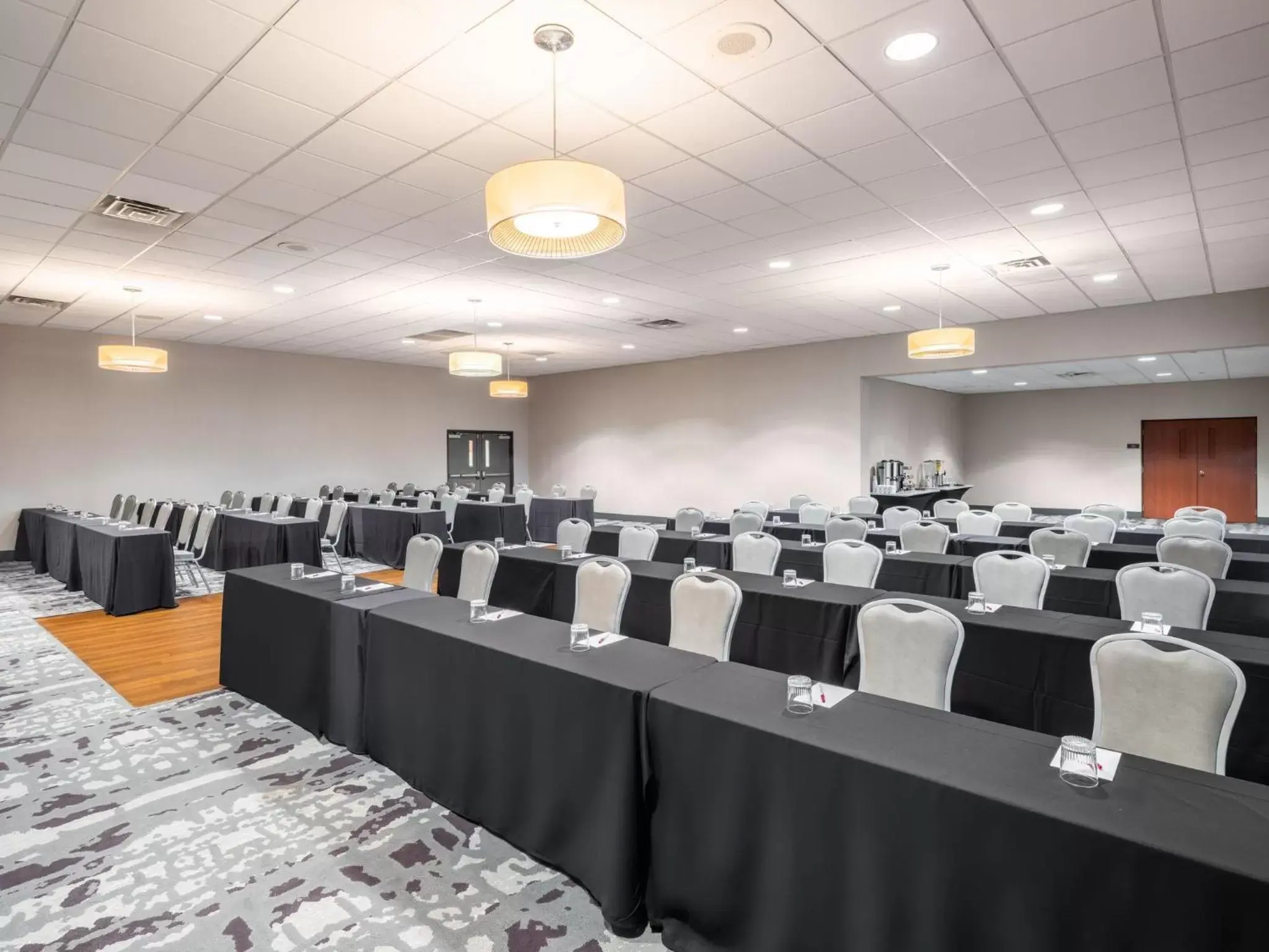 Meeting/conference room in Crowne Plaza Milwaukee South, an IHG Hotel