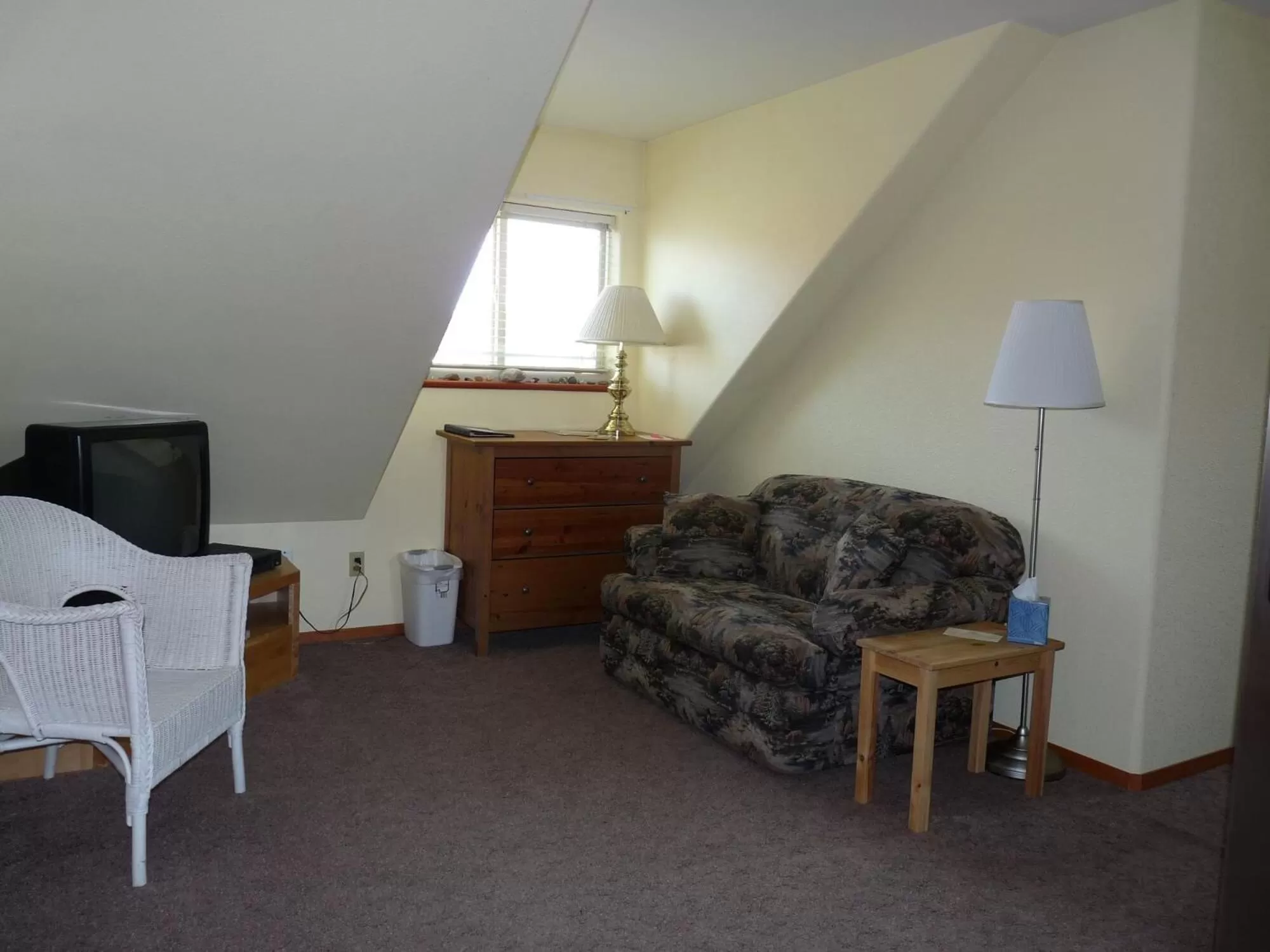 Seating Area in Driftwood Inn