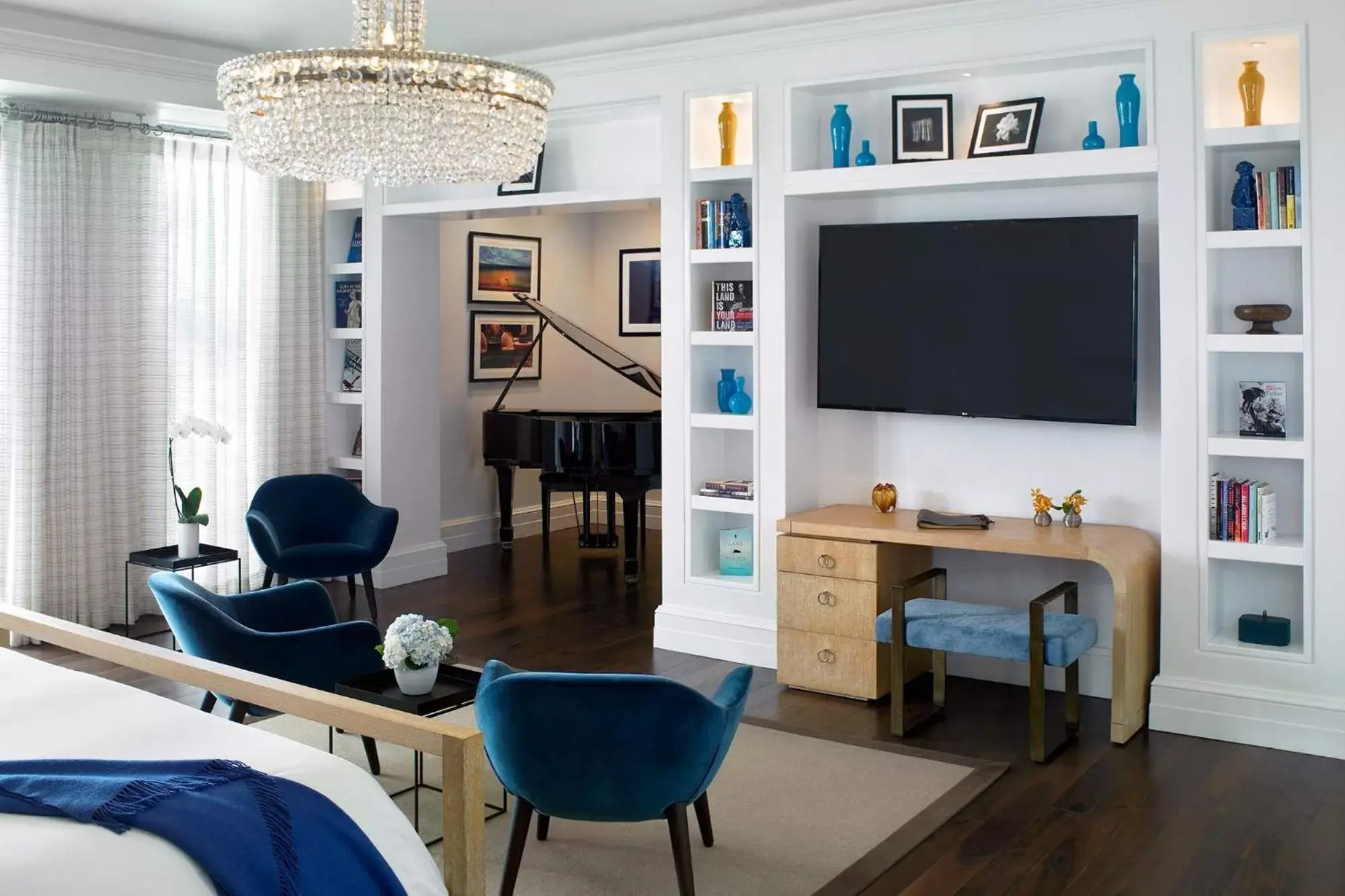 Library, Bed in The Betsy Hotel, South Beach Library, Bed in The Betsy Hotel, South Beach