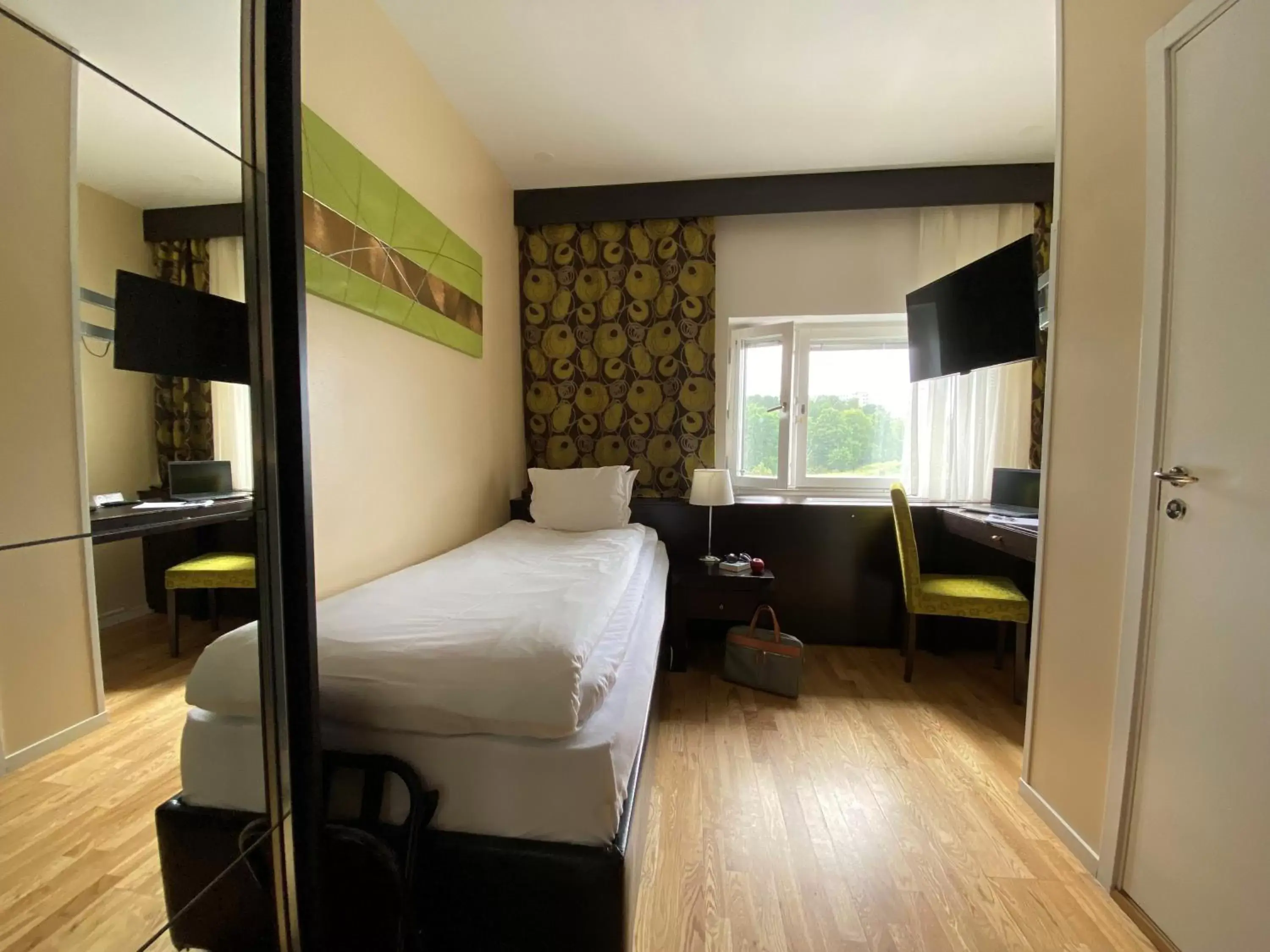 Bedroom, Bed in HOOM Park & Hotel