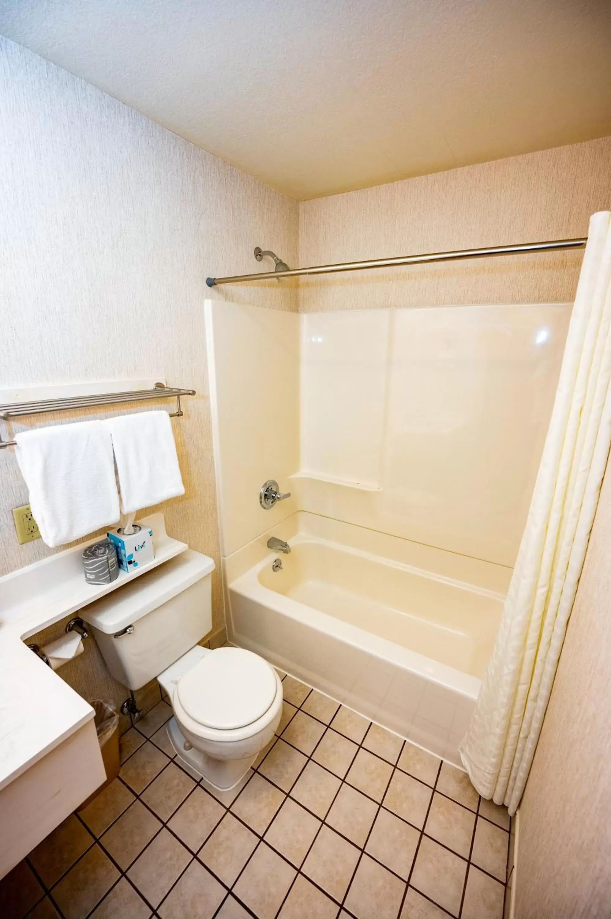 Bathroom in Blue Door Inn