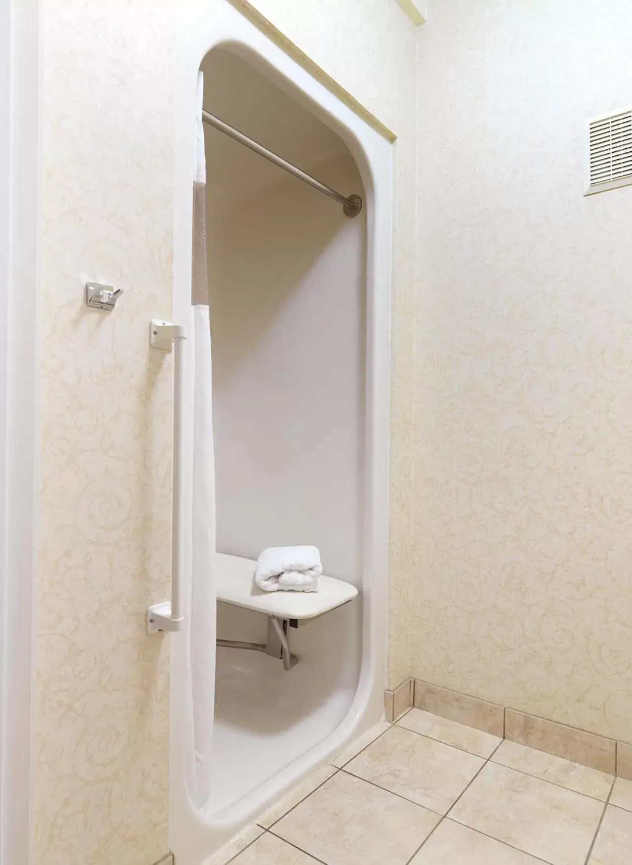 Bathroom in Crystal Inn Hotel & Suites - Salt Lake City