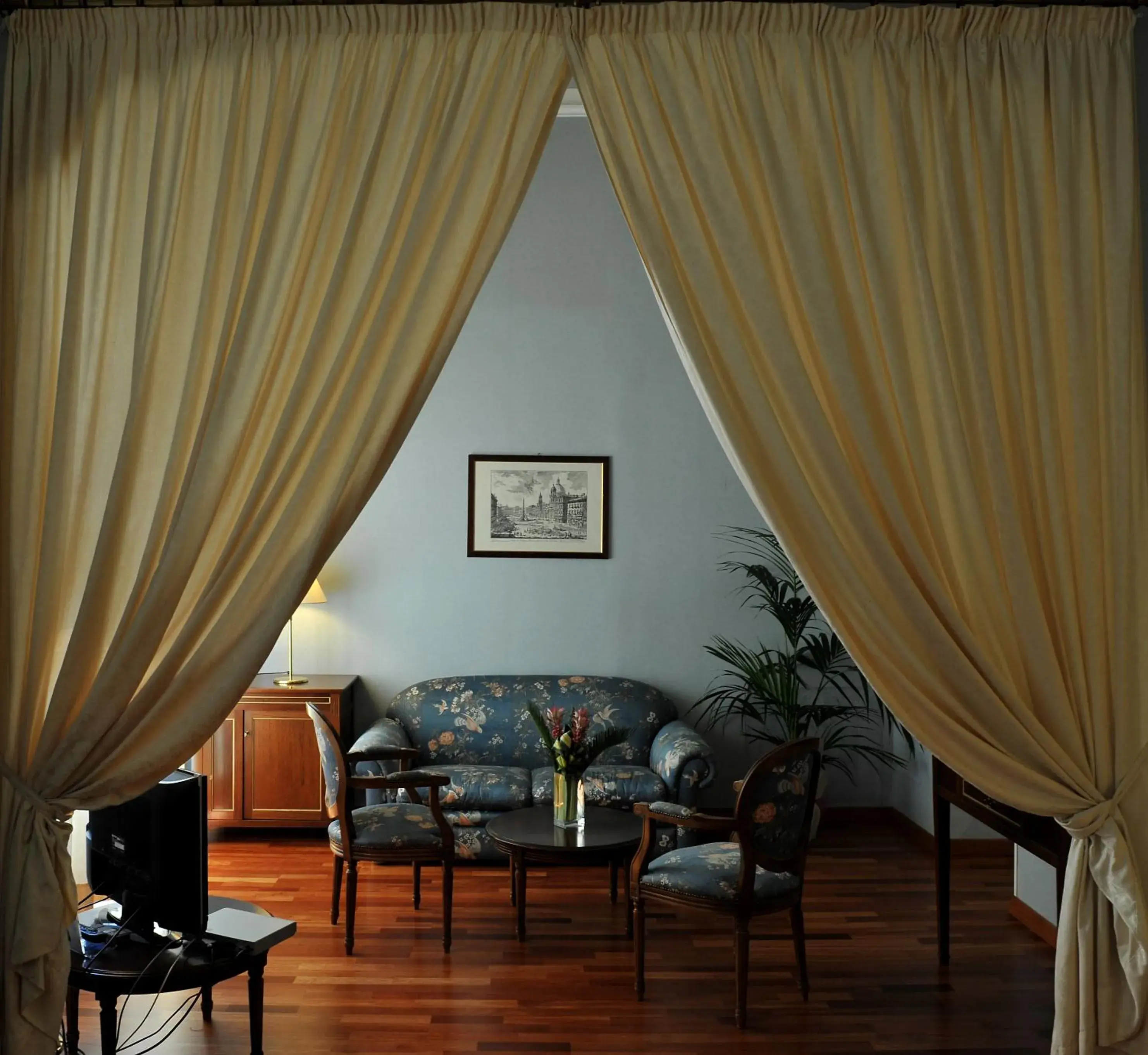 Communal lounge/ TV room, Seating Area in Grande Albergo Quattro Stagioni