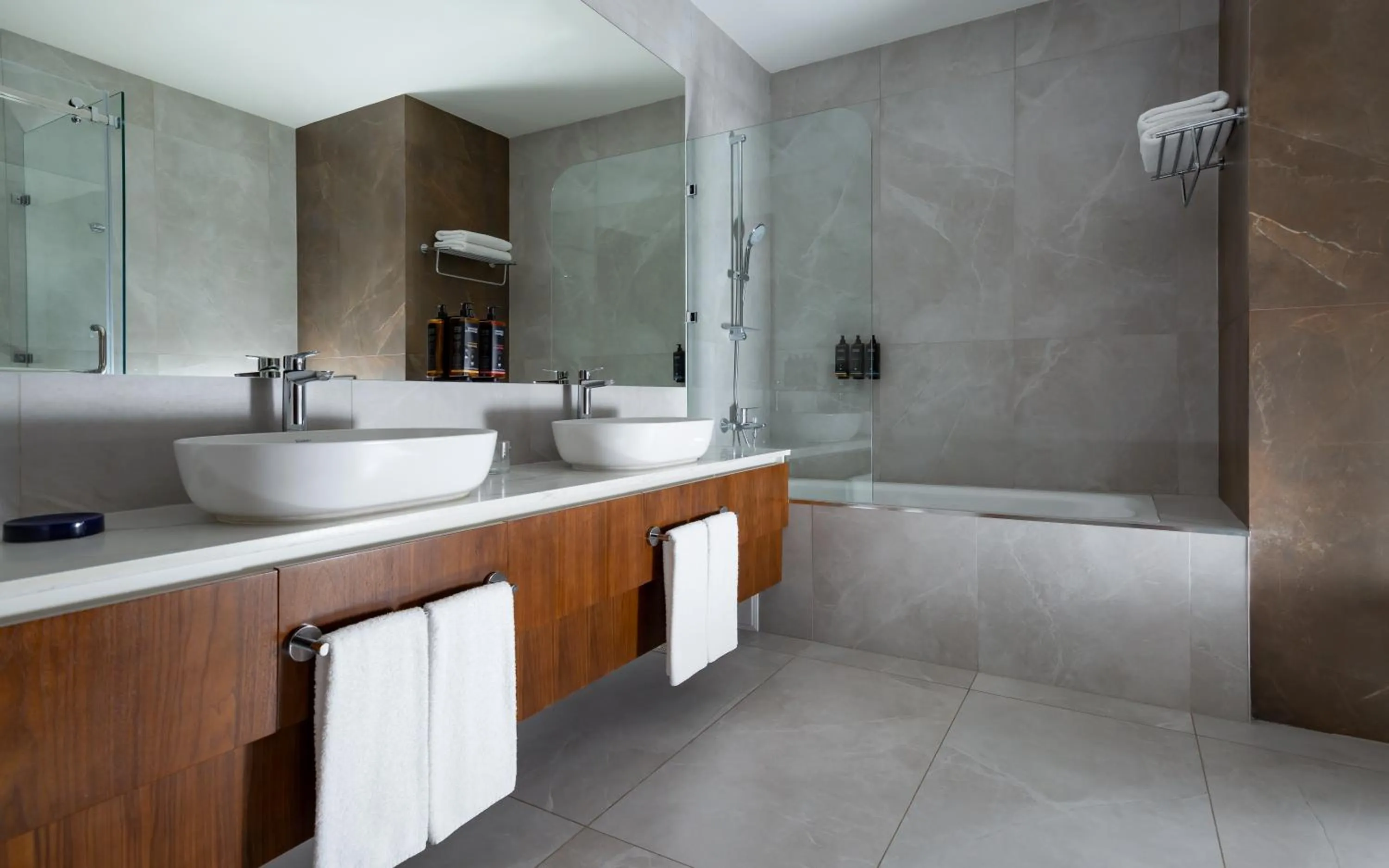 Shower in Mercure Tashkent South