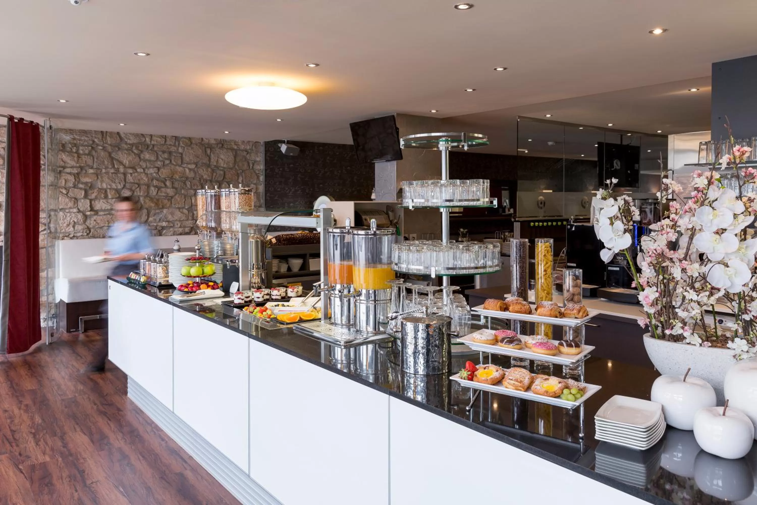 Buffet breakfast in Hotel Amaris