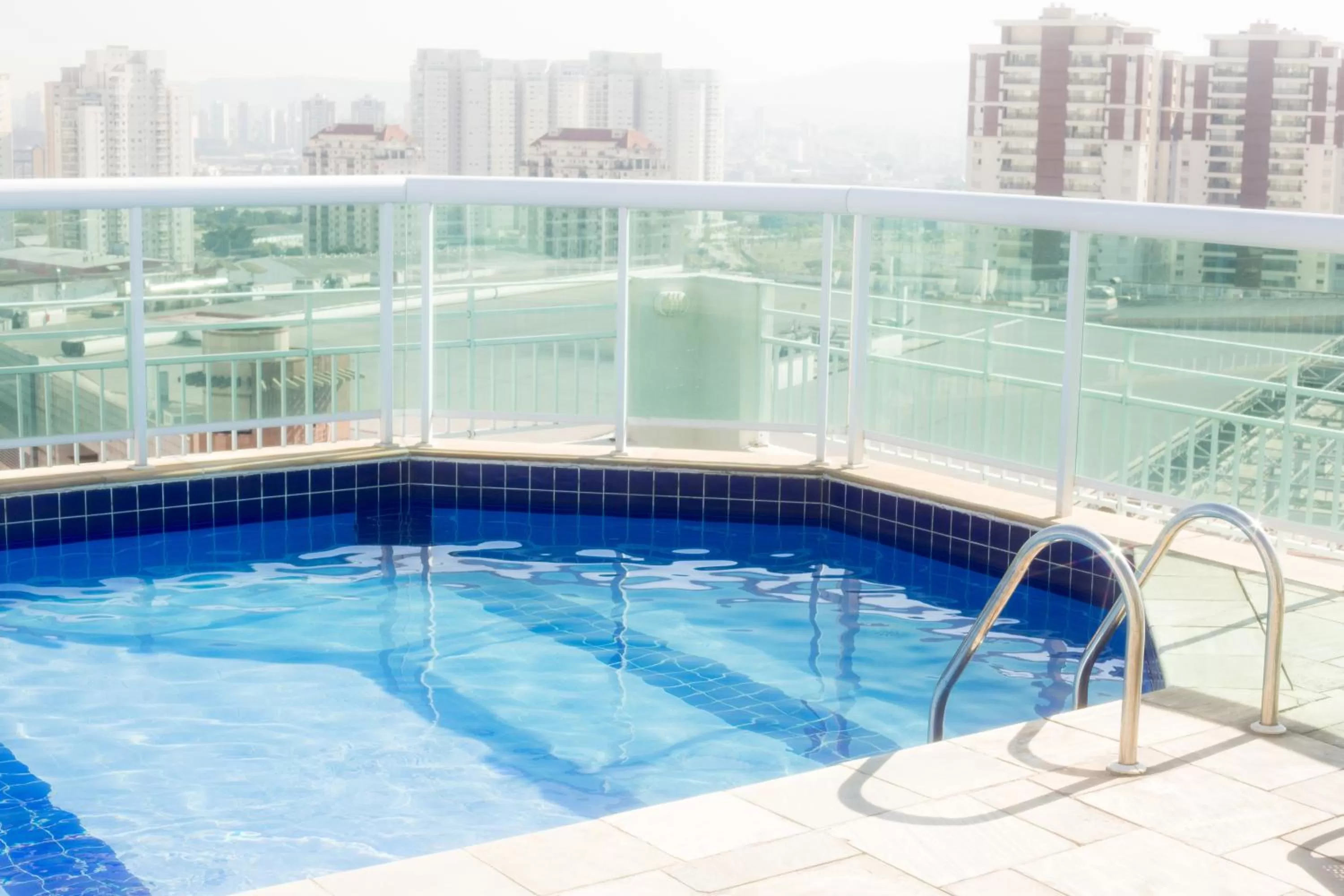 Swimming pool in Plaza Inn American Loft - Barra Funda