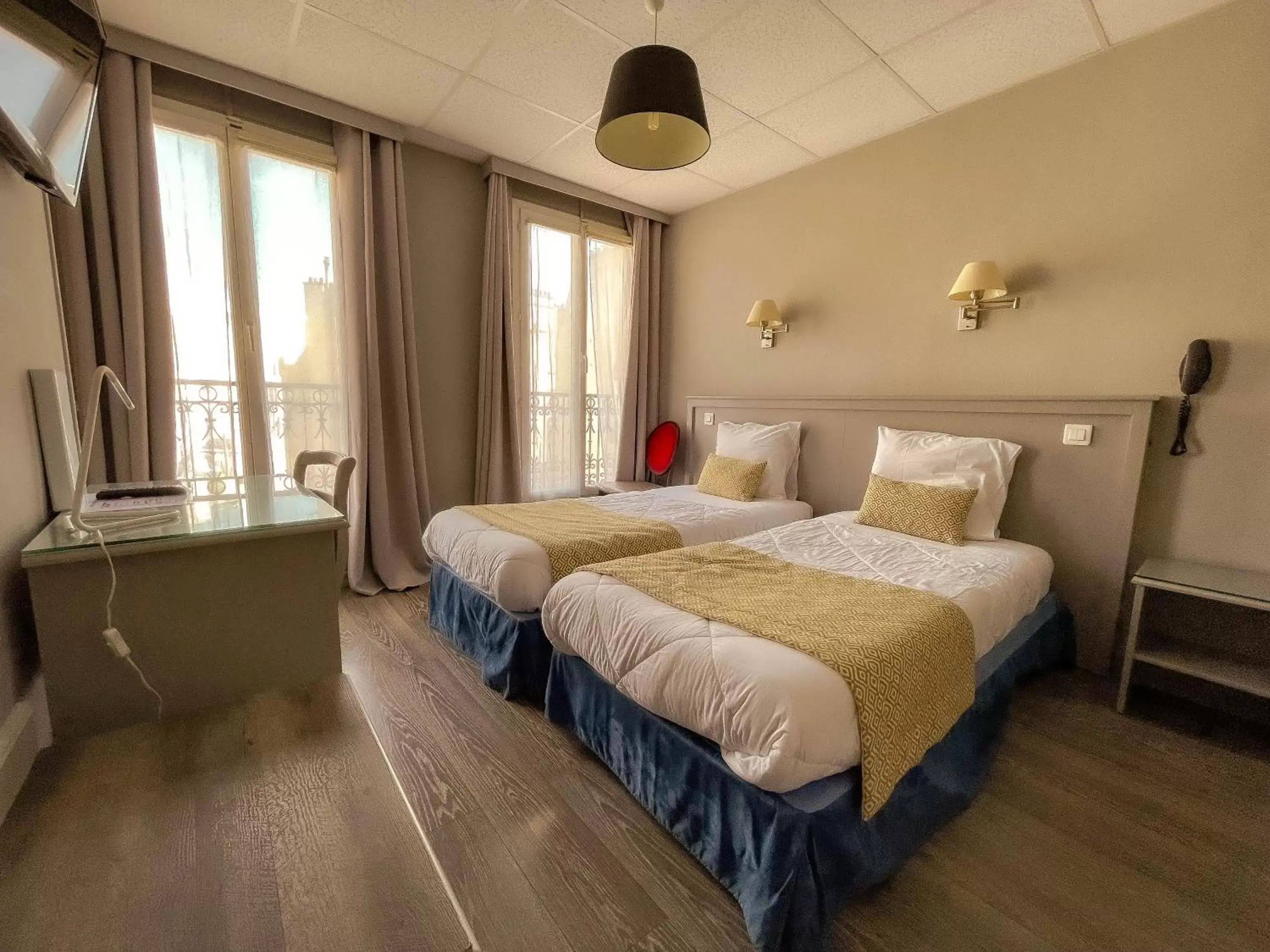 Standard Twin Room in Splendid Hôtel Standard Twin Room in Splendid Hôtel