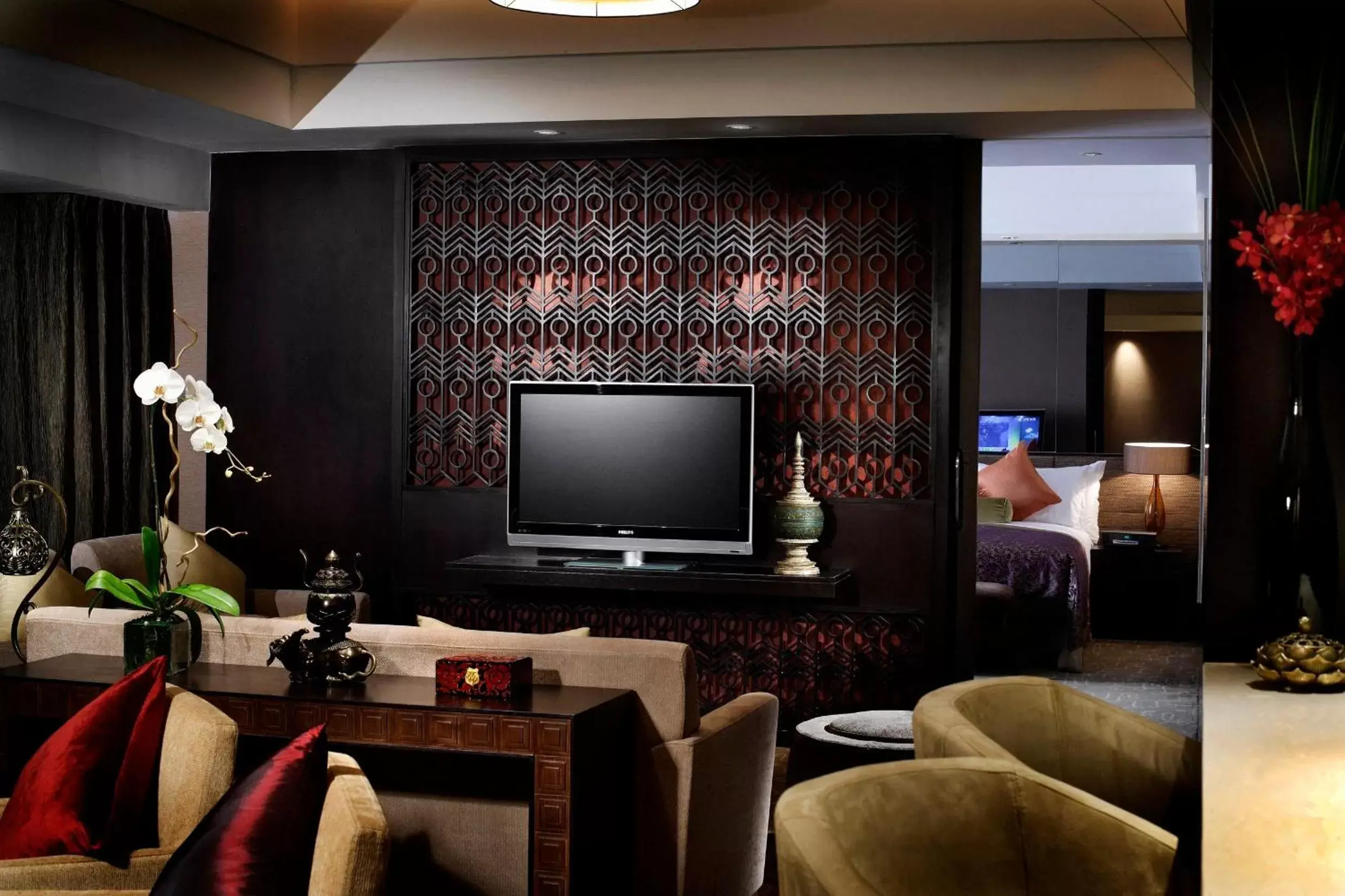 Photo of the whole room, TV/Entertainment Center in Crowne Plaza Beijing Sun Palace, an IHG Hotel