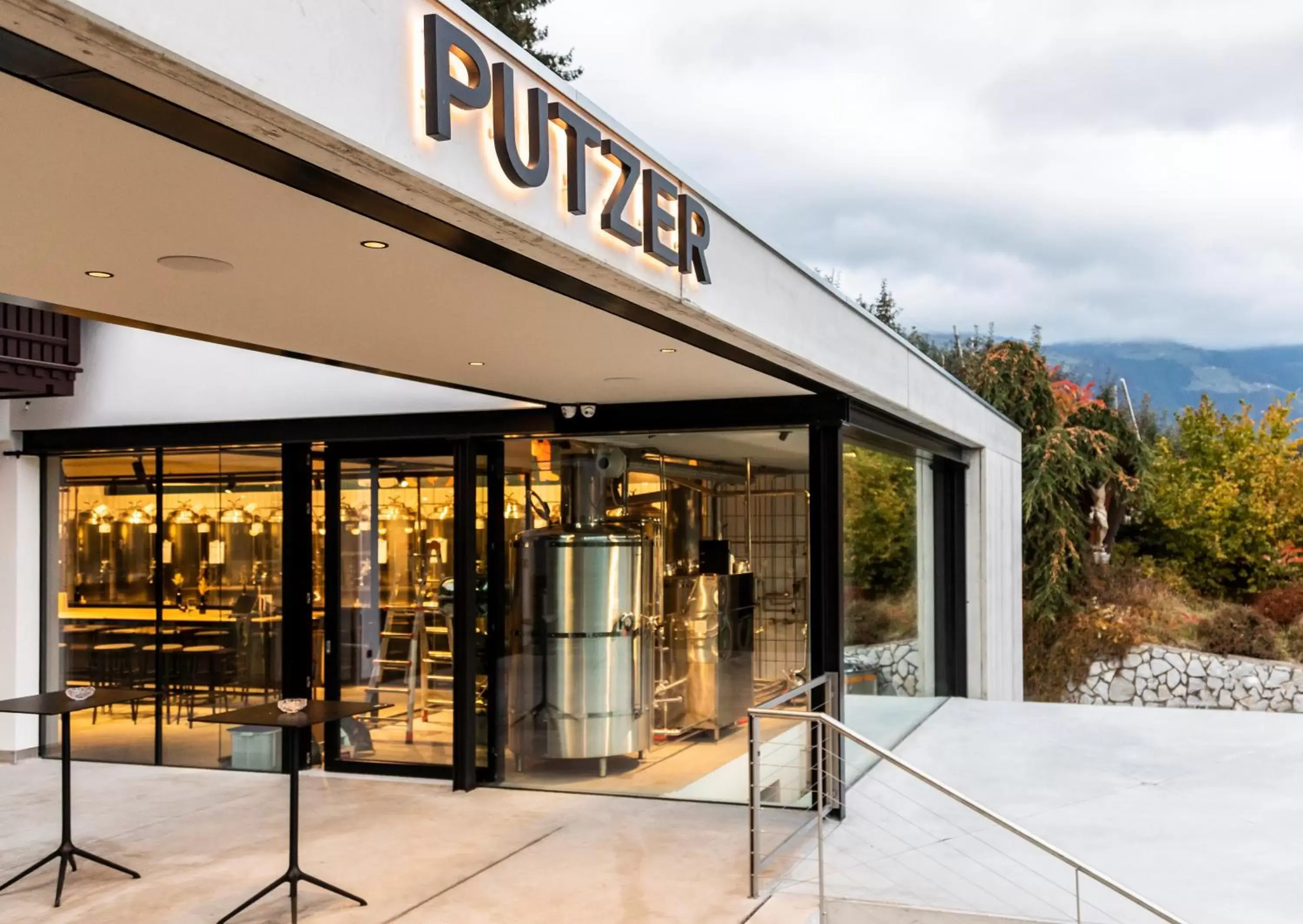 Facade/entrance in Hotel Restaurant Putzer
