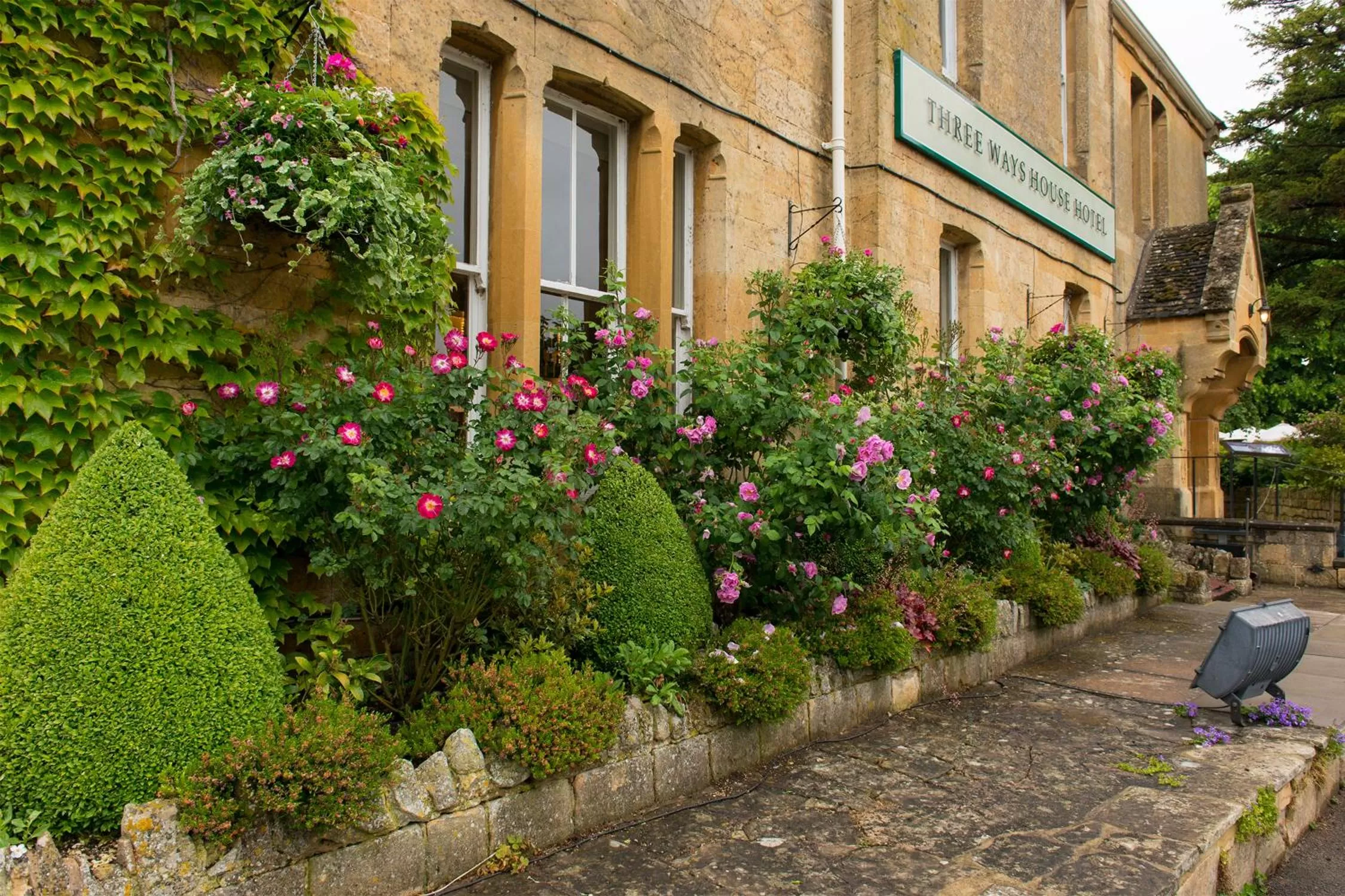 Facade/entrance in Three Ways House Hotel