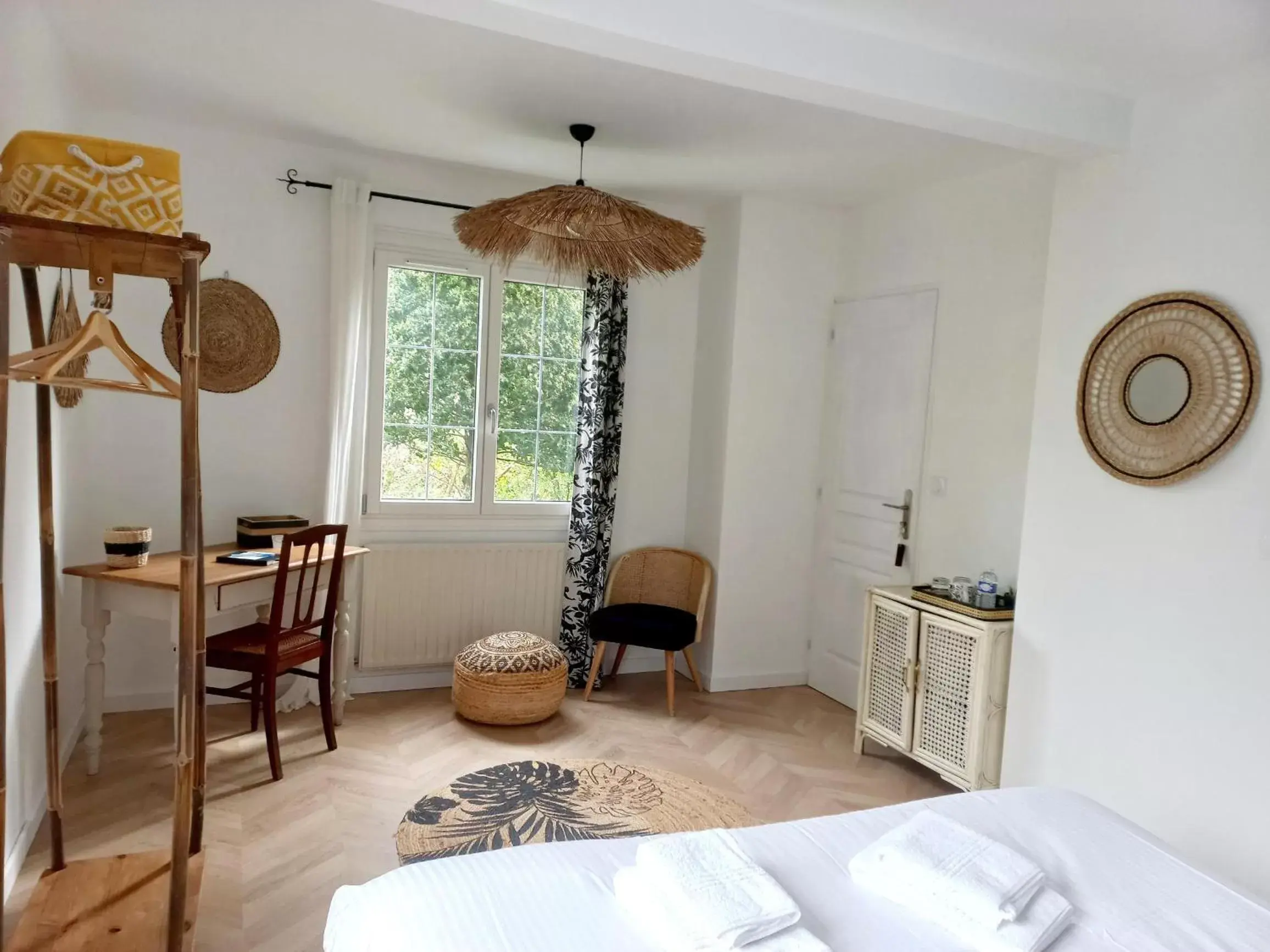 Bedroom, Seating Area in Le Clos Beauséjour