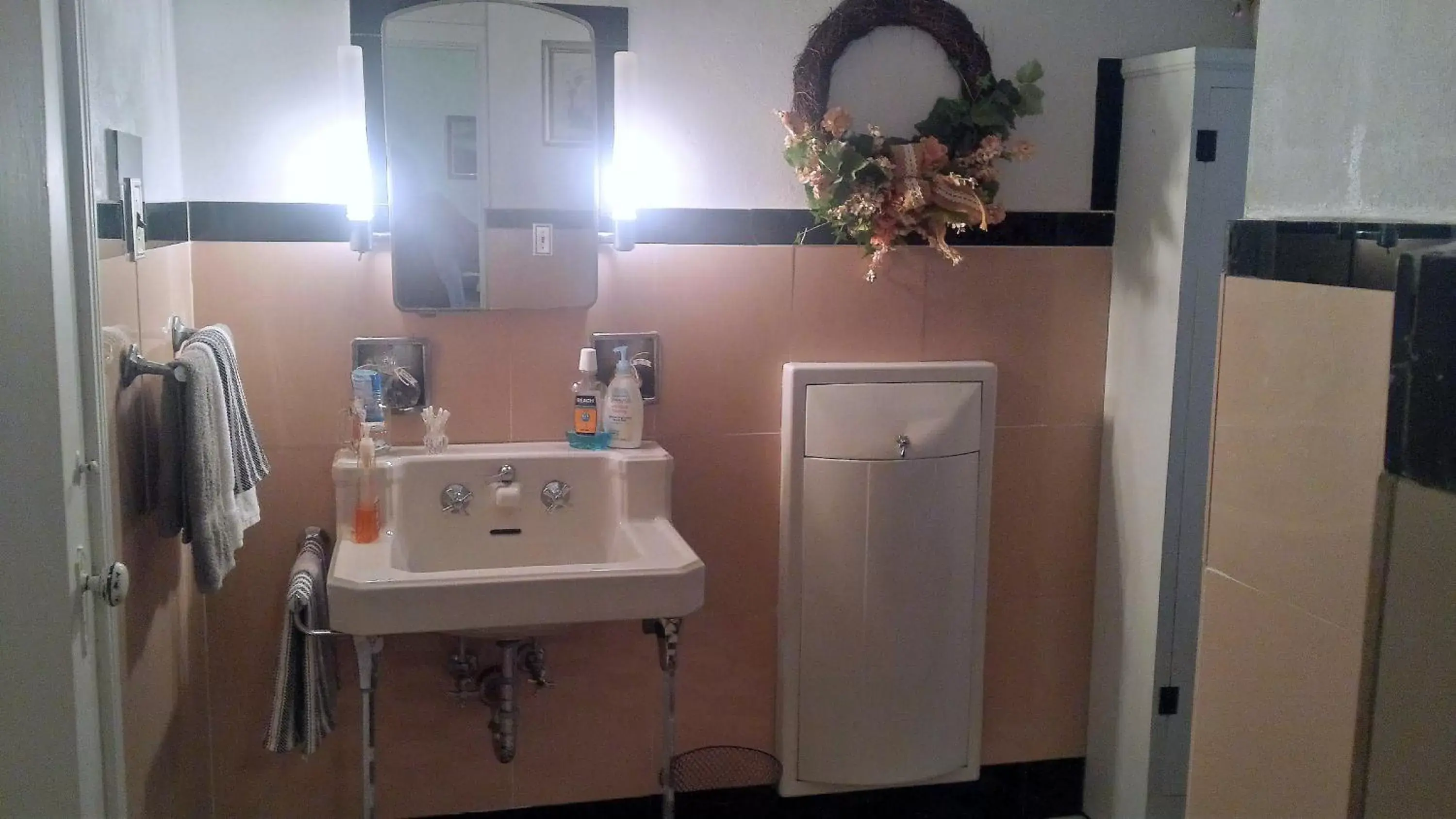 Bathroom in Maurrocks - A Pocono Mountains B&B