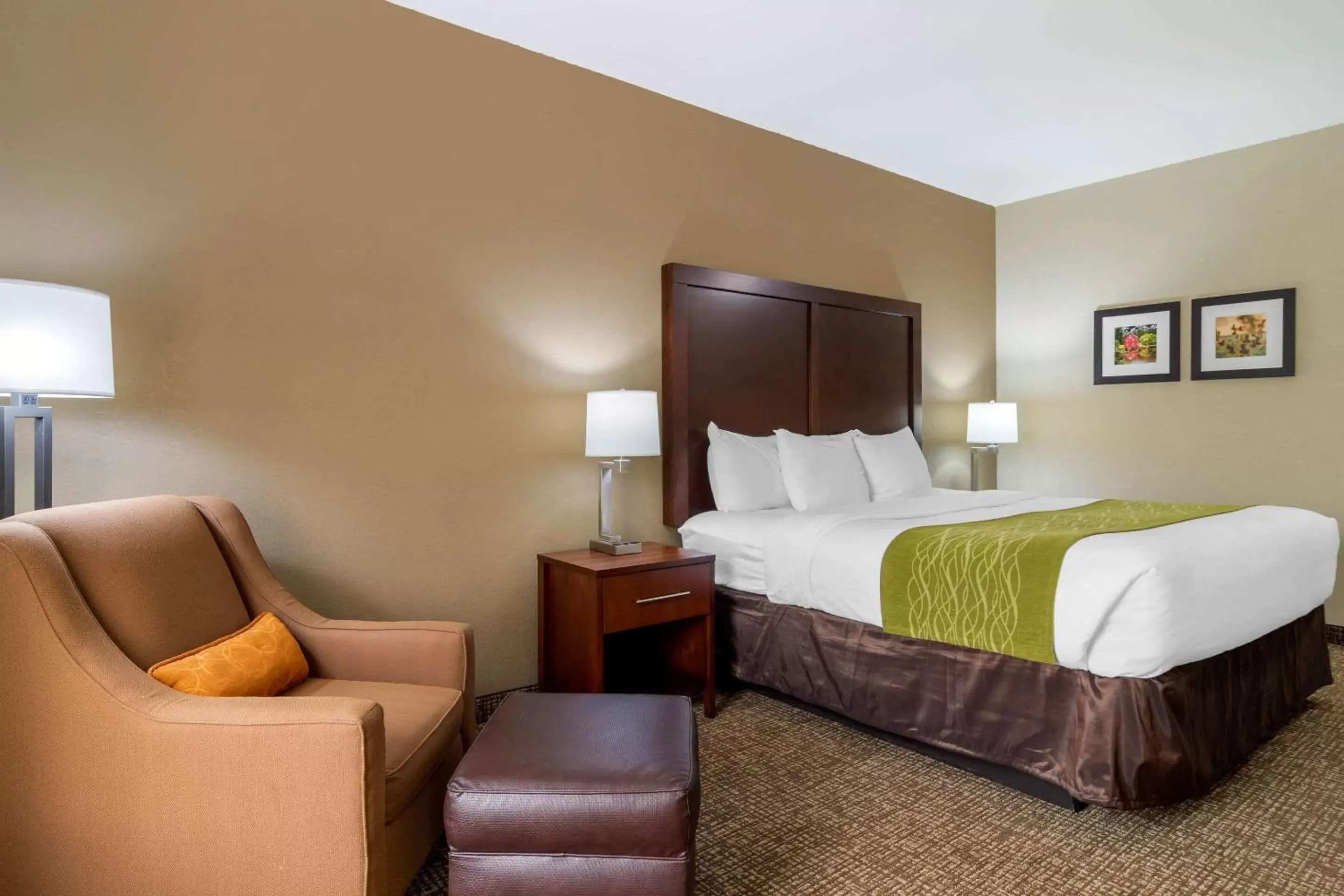 Bedroom, Bed in Comfort Inn & Suites