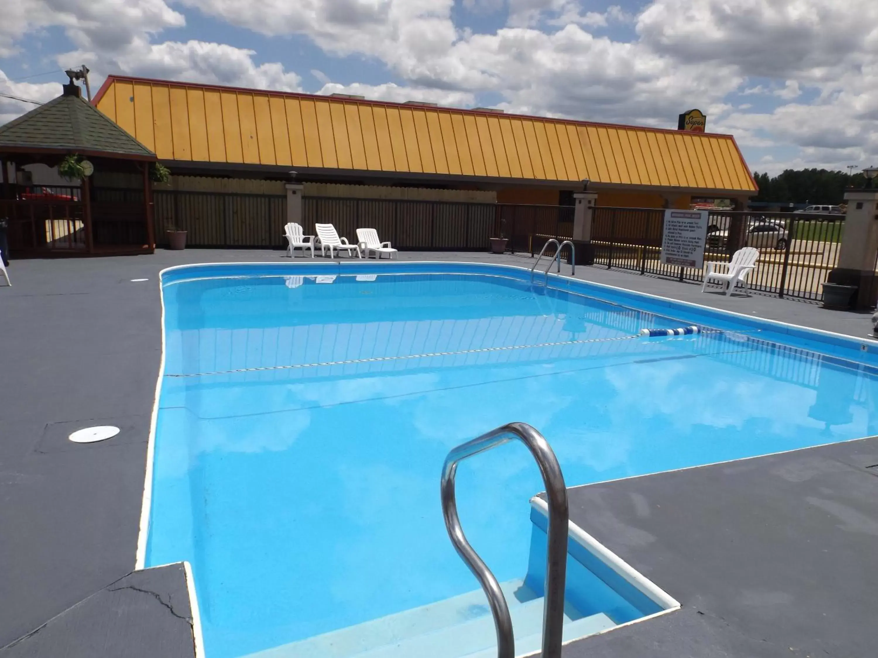 Swimming pool in Super 8 by Wyndham Monticello AR Swimming pool in Super 8 by Wyndham Monticello AR