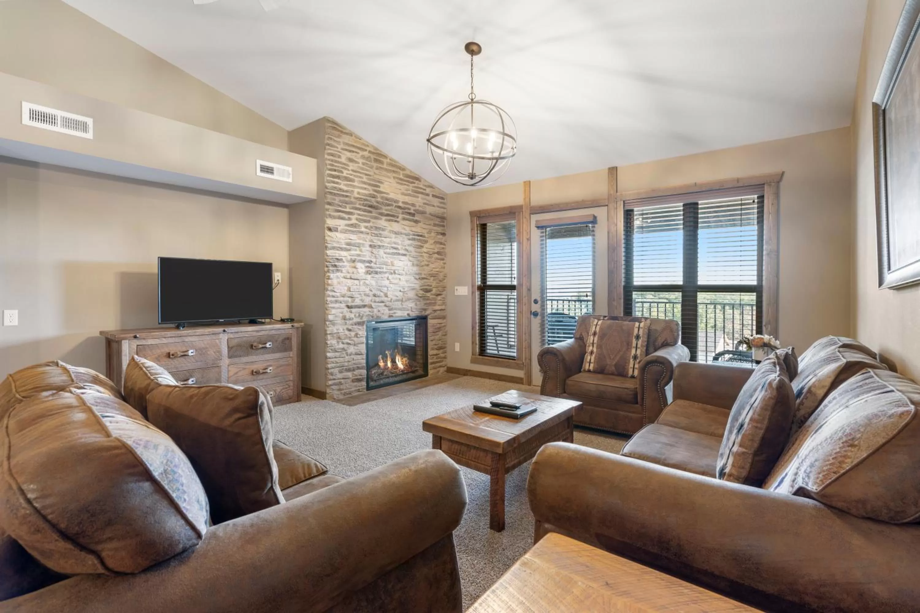 Living room in Table Rock Resorts at Indian Point